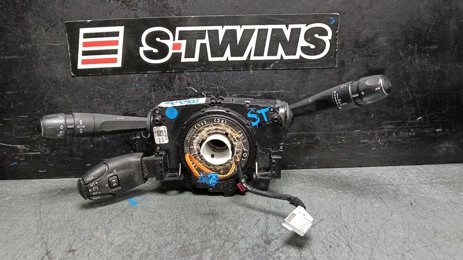 Used auto part listing image: 2016 PEUGEOT 308 COMBINATION SWITCH, T9, 10/14-01/21 0000402587