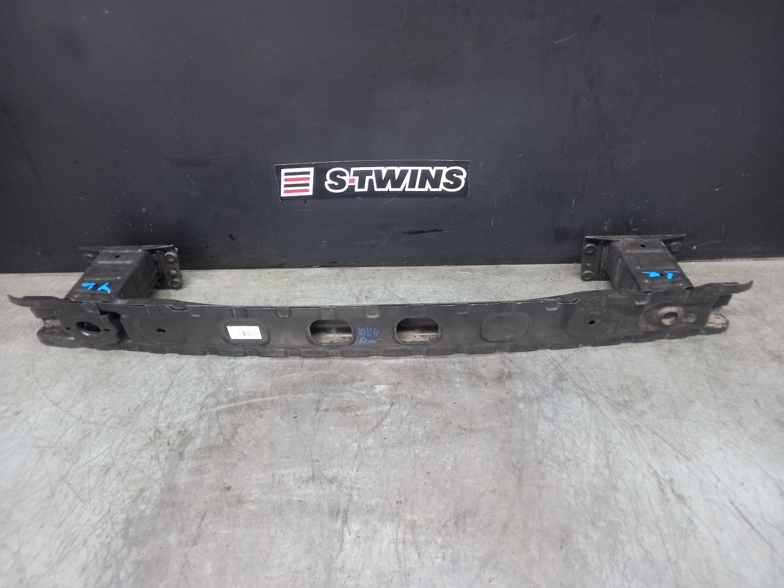 Used auto part listing image: 2016 MERCEDES B CLASS R BAR BRACKET REINFO MAIN REINFORCEMENT, W246, 11/14-02/19 0000384577
