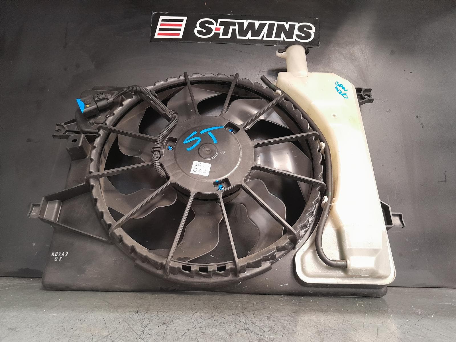 Used auto part listing image: 2015 HYUNDAI I30 FAN RADIATOR FAN, 1.8/2.0, PETROL, GD, 04/15-02/17 0000375805