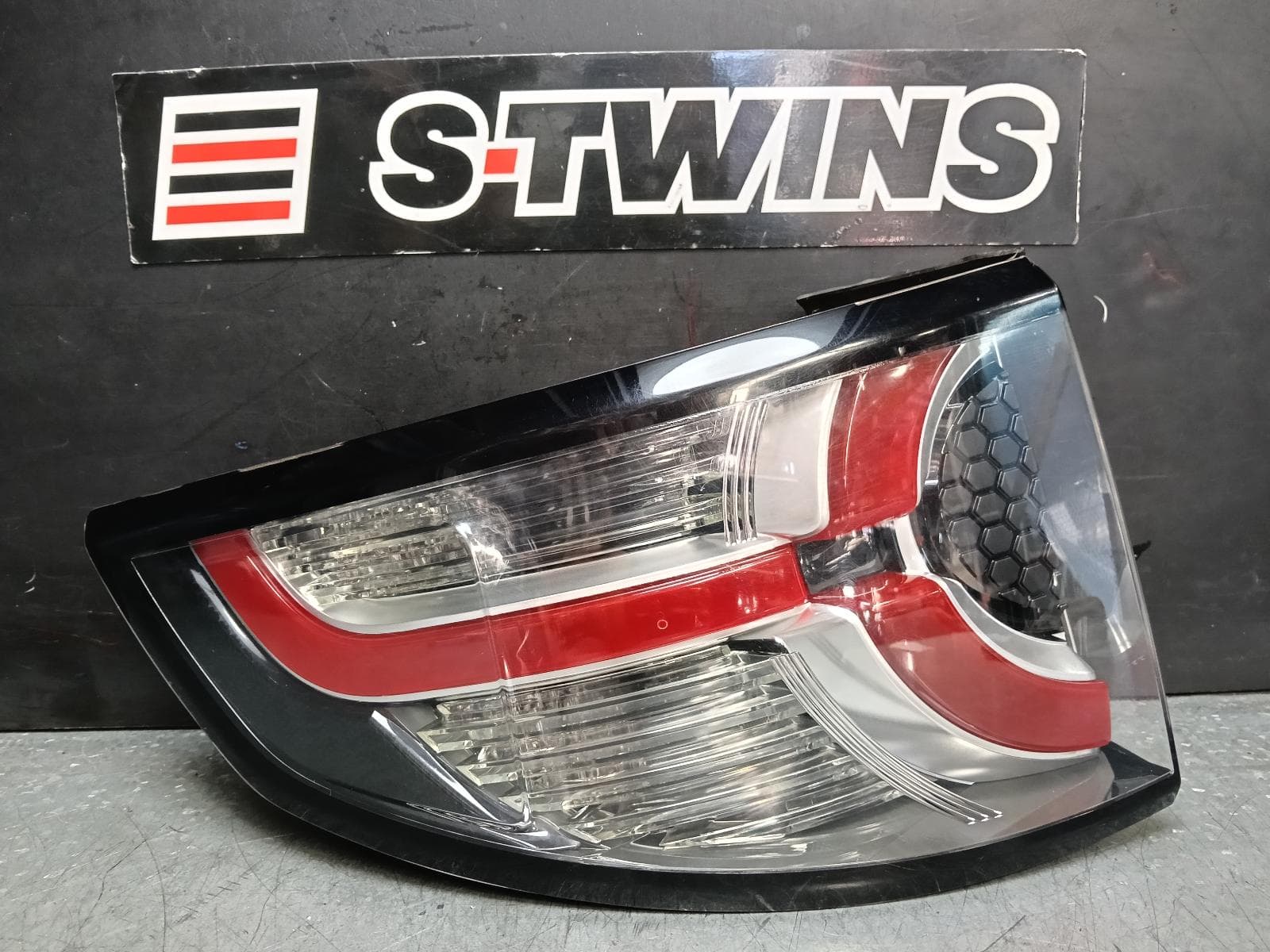 Used auto part listing image: 2017 LAND ROVER DISCOVERY SPORT LEFT TAILLIGHT IN BODY, LED, RED MARKING LIGHT TYPE, L550, 01/15-06/19 0000380879