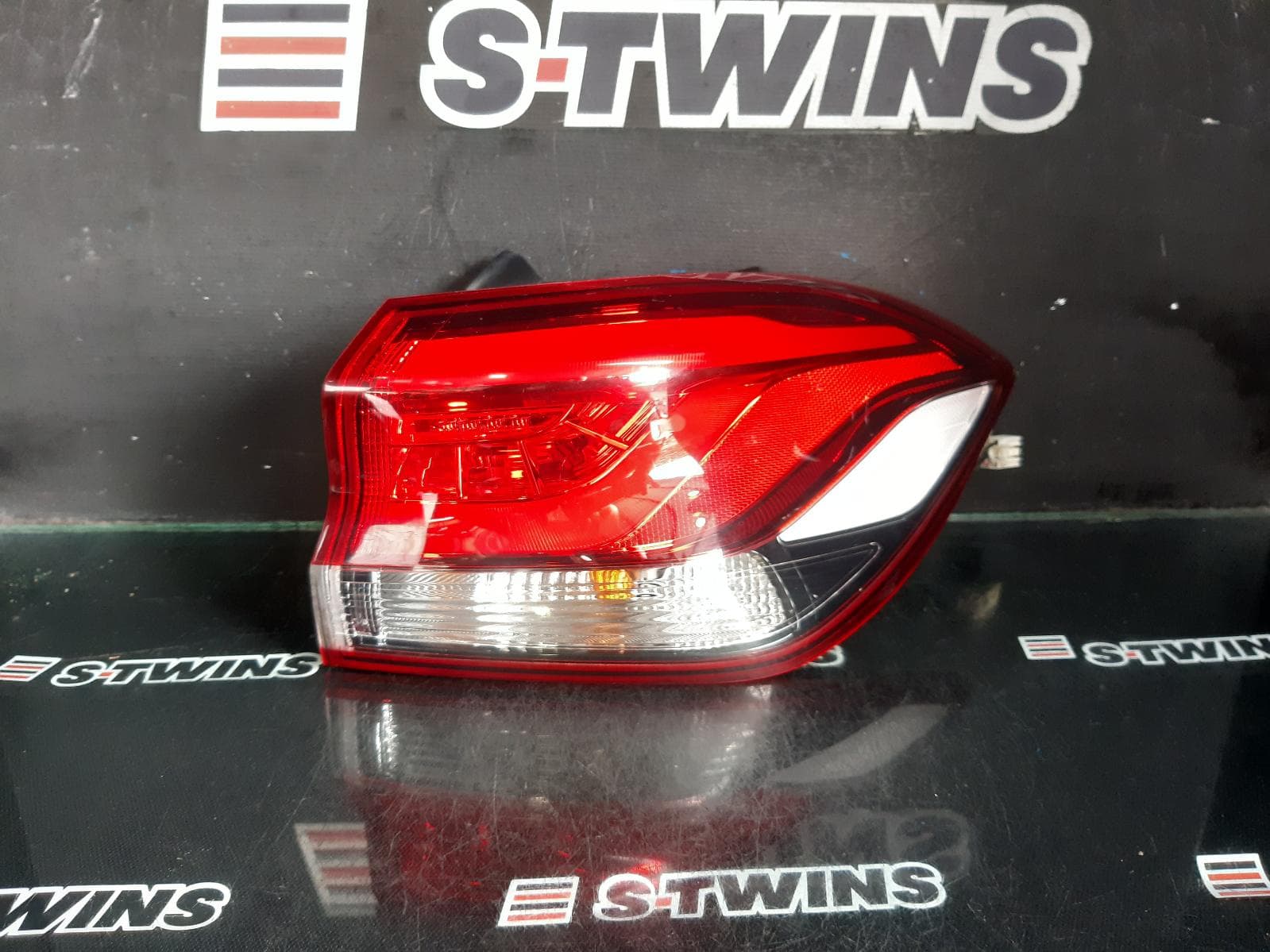 Used auto part listing image: 2019 HYUNDAI I30 RIGHT TAILLIGHT IN BODY, PD, LED TYPE, HATCH (S.KOREA VIN KMHH), N LINE, 03/17-12/23 0000377347