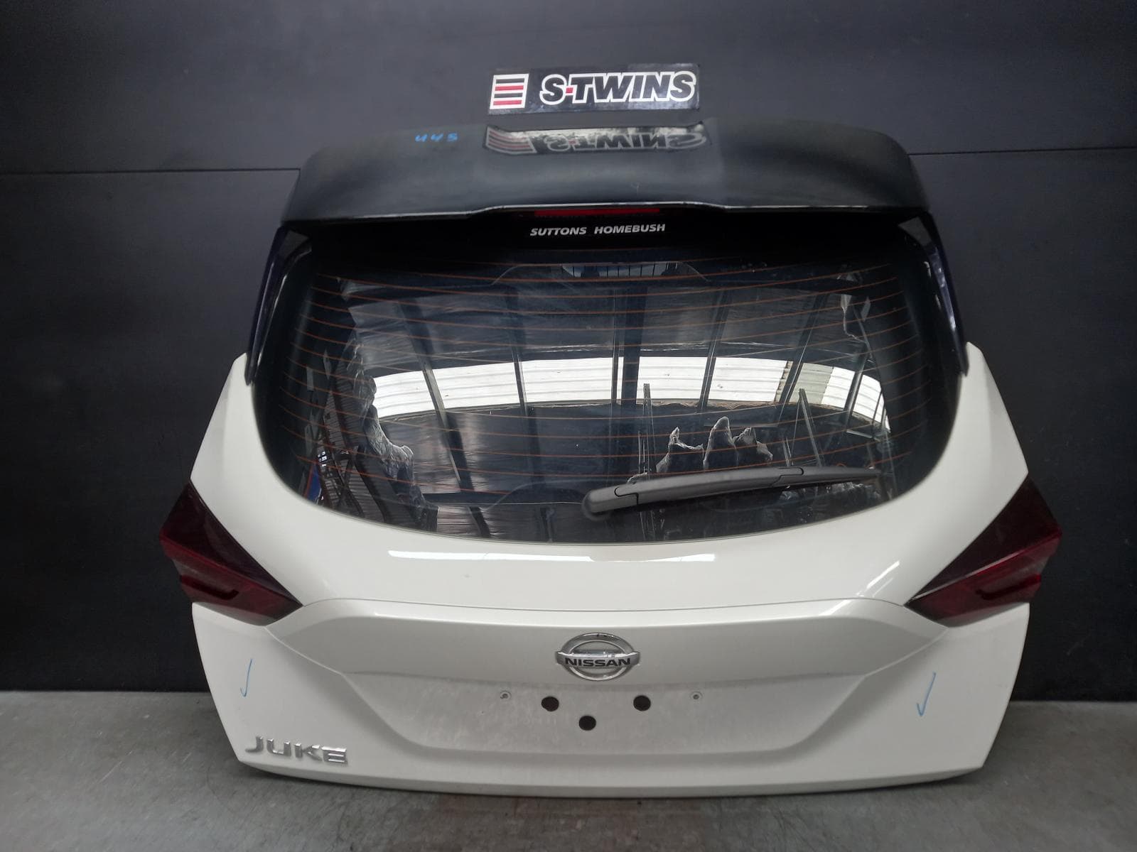 Used auto part listing image: 2021 NISSAN JUKE BOOTLID TAILGATE TAILGATE, F16, 03/20- 0000376691