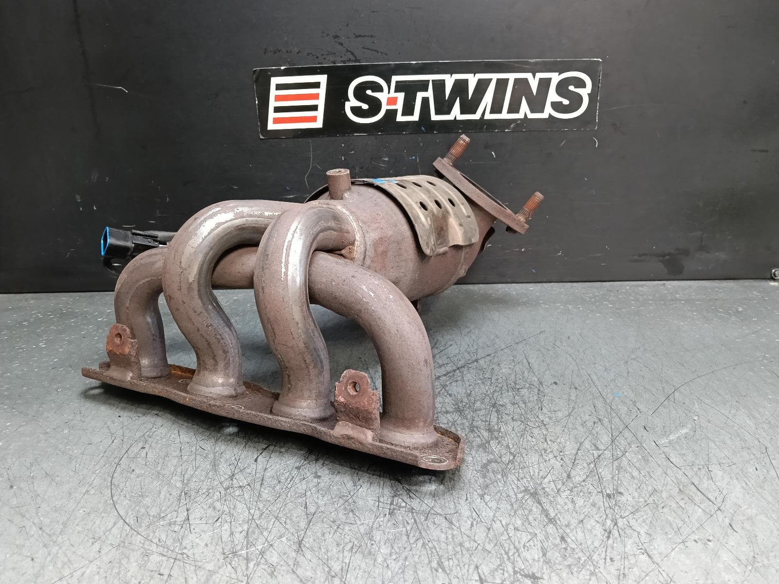Used auto part listing image: 2015 HYUNDAI ACCENT CATALYTIC CONVERTER MANIFOLD-CAT TYPE, 1.4, G4LC, PETROL, RB, 06/15-12/19 0000384104