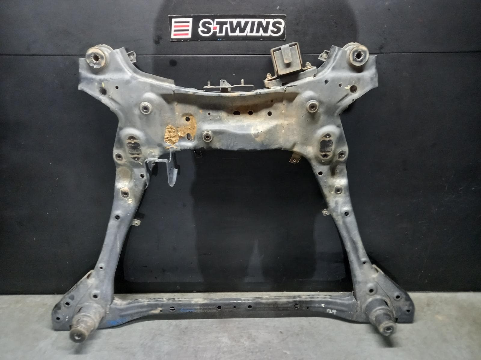 Used auto part listing image: 2021 HYUNDAI SANTA FE FRT XMEMBER CRADLE TM, 03/18-10/23 0000401013