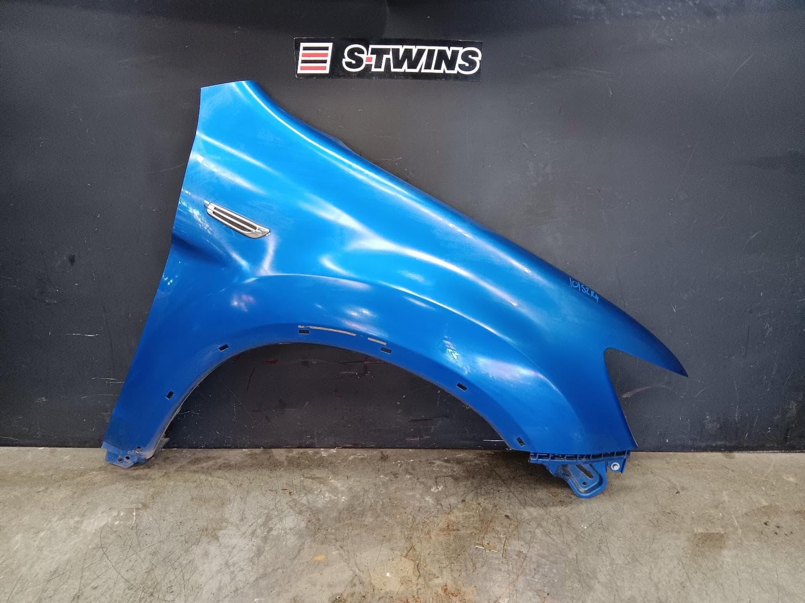 Used auto part listing image: 2015 MITSUBISHI ASX RIGHT GUARD XB-XC, FLARED TYPE, 04/15-09/17 0000411113