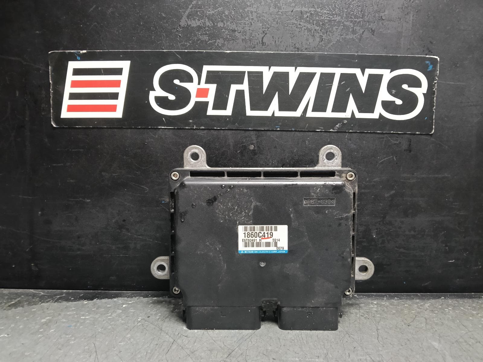 Used auto part listing image: 2015 MITSUBISHI ASX ENGINE ECU, PETROL, AUTO T/M, ECU ONLY, XB-XD, 07/12-12/24 0000411866
