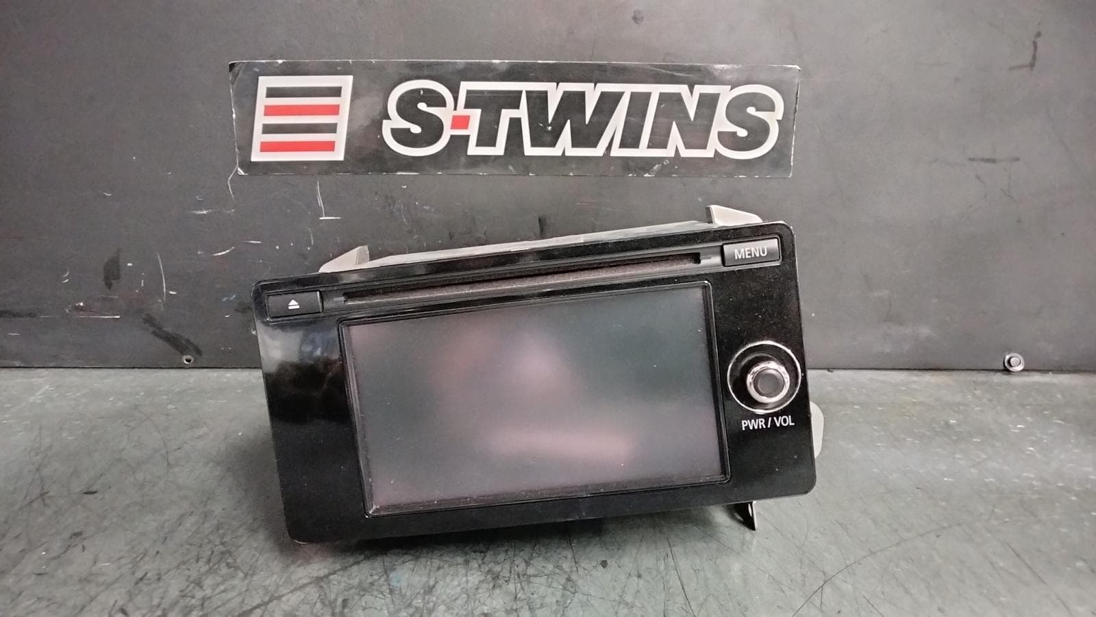 Used auto part listing image: 2015 MITSUBISHI ASX DISPLAY/HEAD UNIT, 6.1IN, NON SAT NAV TYPE, XB, 07/12-08/16 0000383219