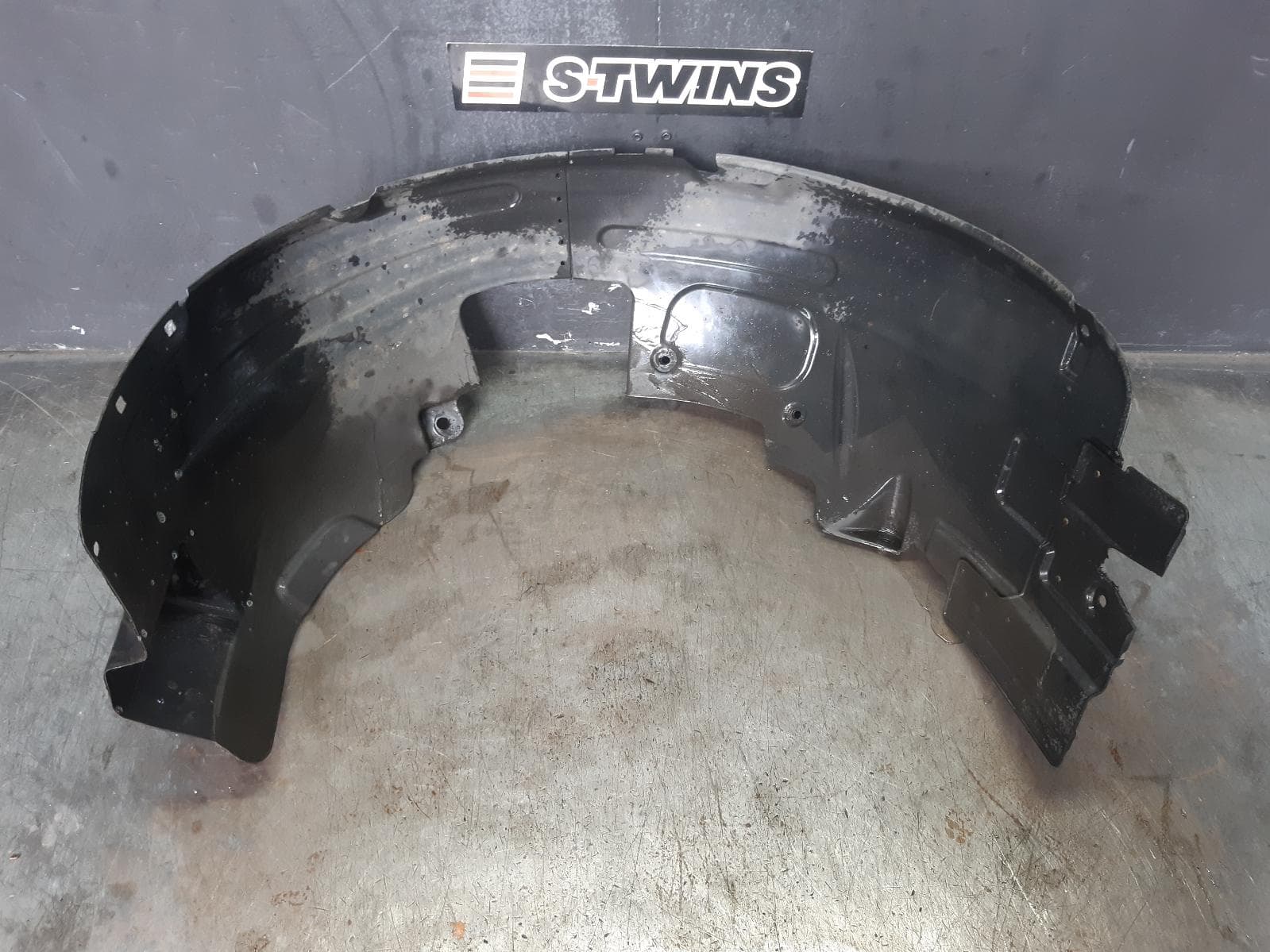 Used auto part listing image: 2014 HYUNDAI IX35 RIGHT GUARD LINER FRONT, LM SERIES, 11/09-01/16 0000377464