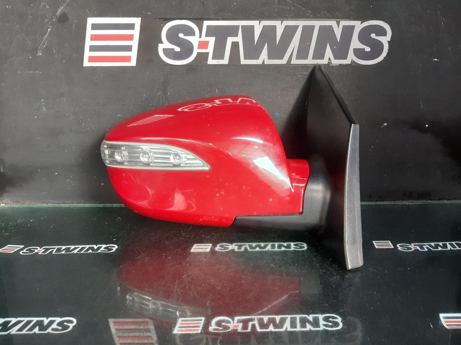 Used auto part listing image: 2014 HYUNDAI IX35 RIGHT DOOR MIRROR LM SERIES, POWER FOLD (8 PIN), 11/09-01/16 0000377503