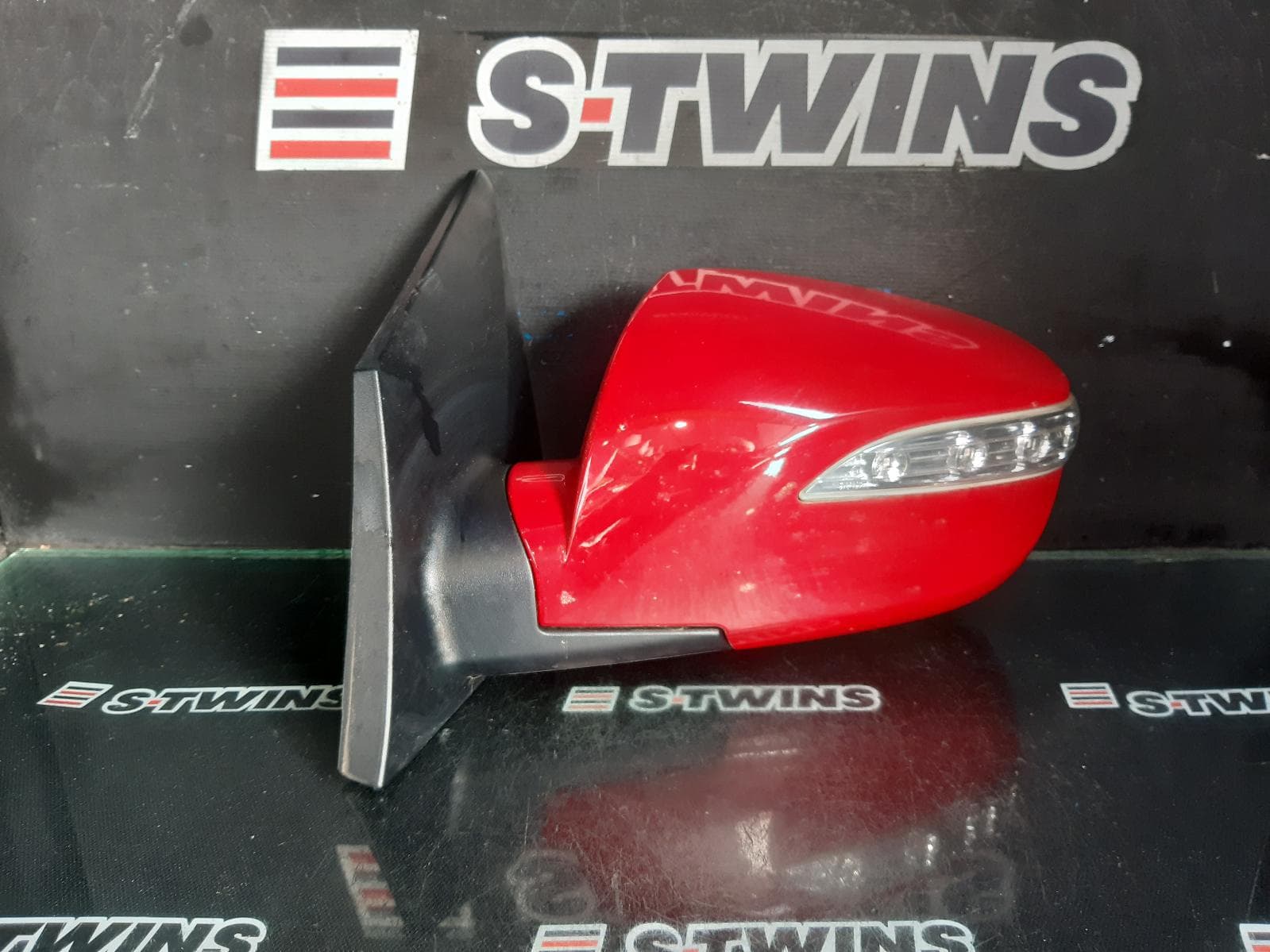 Used auto part listing image: 2014 HYUNDAI IX35 LEFT DOOR MIRROR LM SERIES, POWER FOLD (8 PIN), 11/09-01/16 0000377504