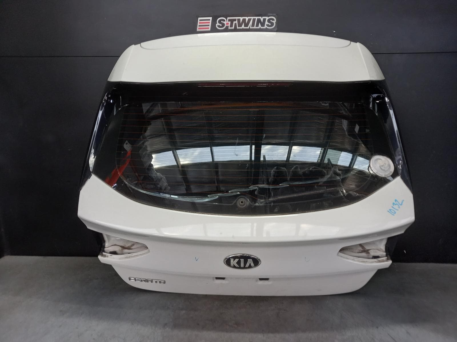 Used auto part listing image: 2020 KIA CERATO BOOTLID TAILGATE TAILGATE, BD, HATCH, 09/18-09/24 0000389165