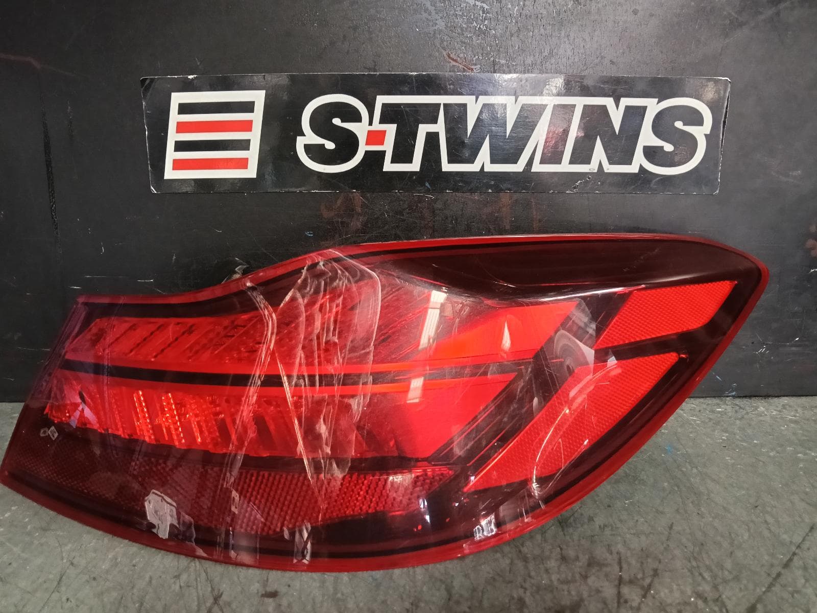 Used auto part listing image: 2020 KIA CERATO RIGHT TAILLIGHT BD, IN BODY, HATCH, NON LED TYPE, 09/18-09/24 0000389181