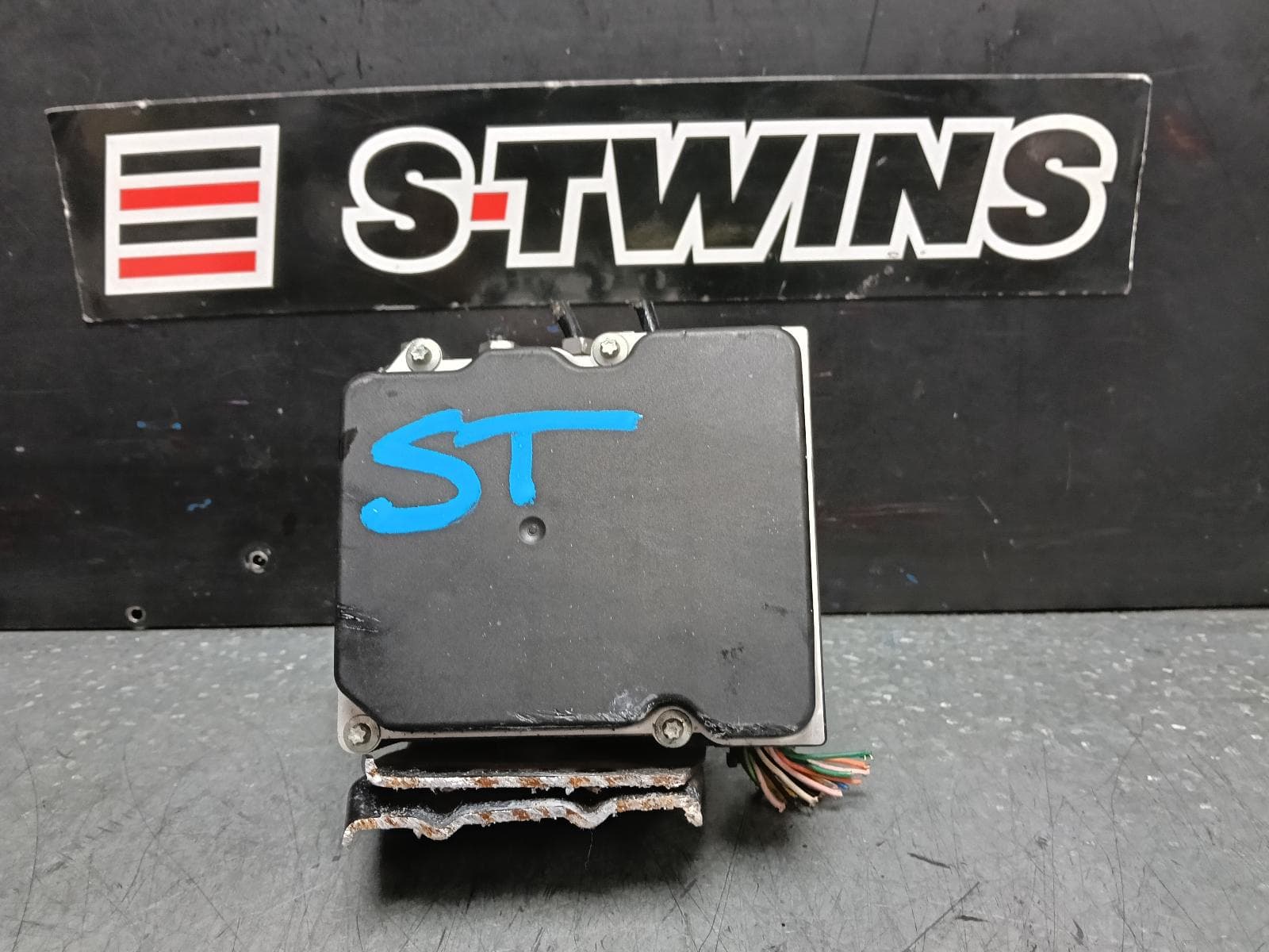 Used auto part listing image: 2014 NISSAN DUALIS ABS PUMP MODULATOR J10, P/N 47660BR31E, 10/07-05/14 0000380310