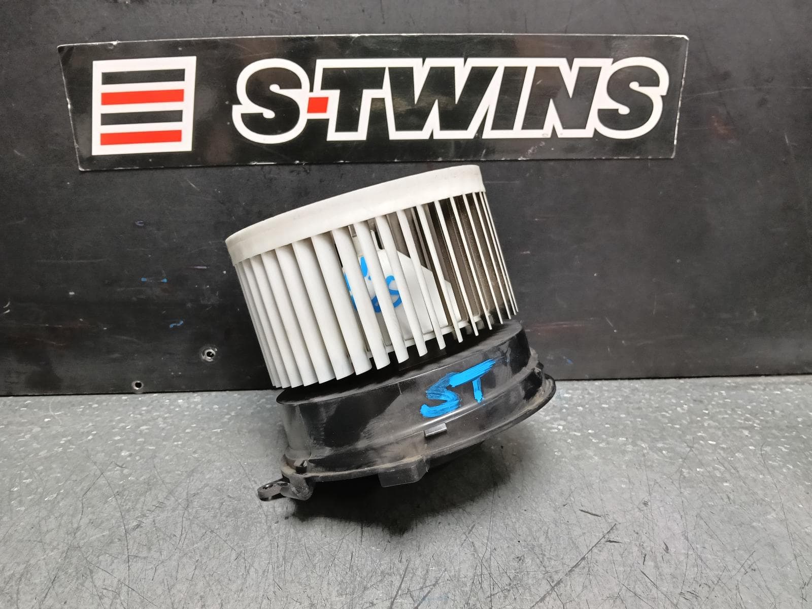 Used auto part listing image: 2014 NISSAN DUALIS HEATER FAN MOTOR J10, 10/07-05/14 0000380285