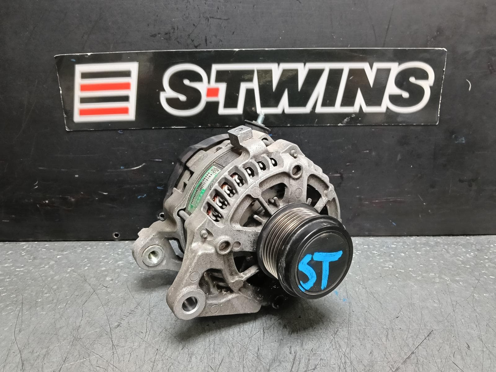 Used auto part listing image: 2014 TOYOTA RAV4 ALTERNATOR PETROL, 2.5, 2AR-FE, 100AMP, ASA44R, 12/12-12/18 0000382209