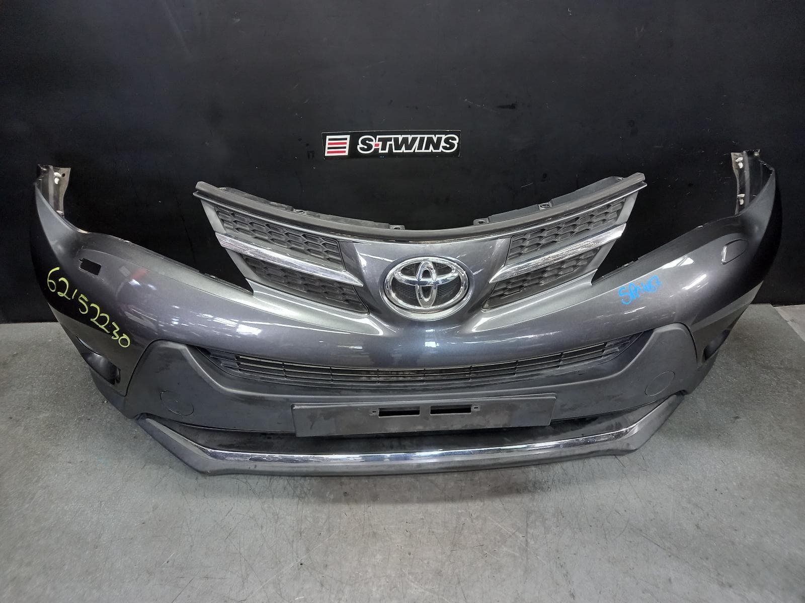 Used auto part listing image: 2014 TOYOTA RAV4 FRONT BUMPER BUMPER BAR, XA40, CRUISER, W/ H/LAMP WASHER TYPE, 12/12-09/15 0000381992