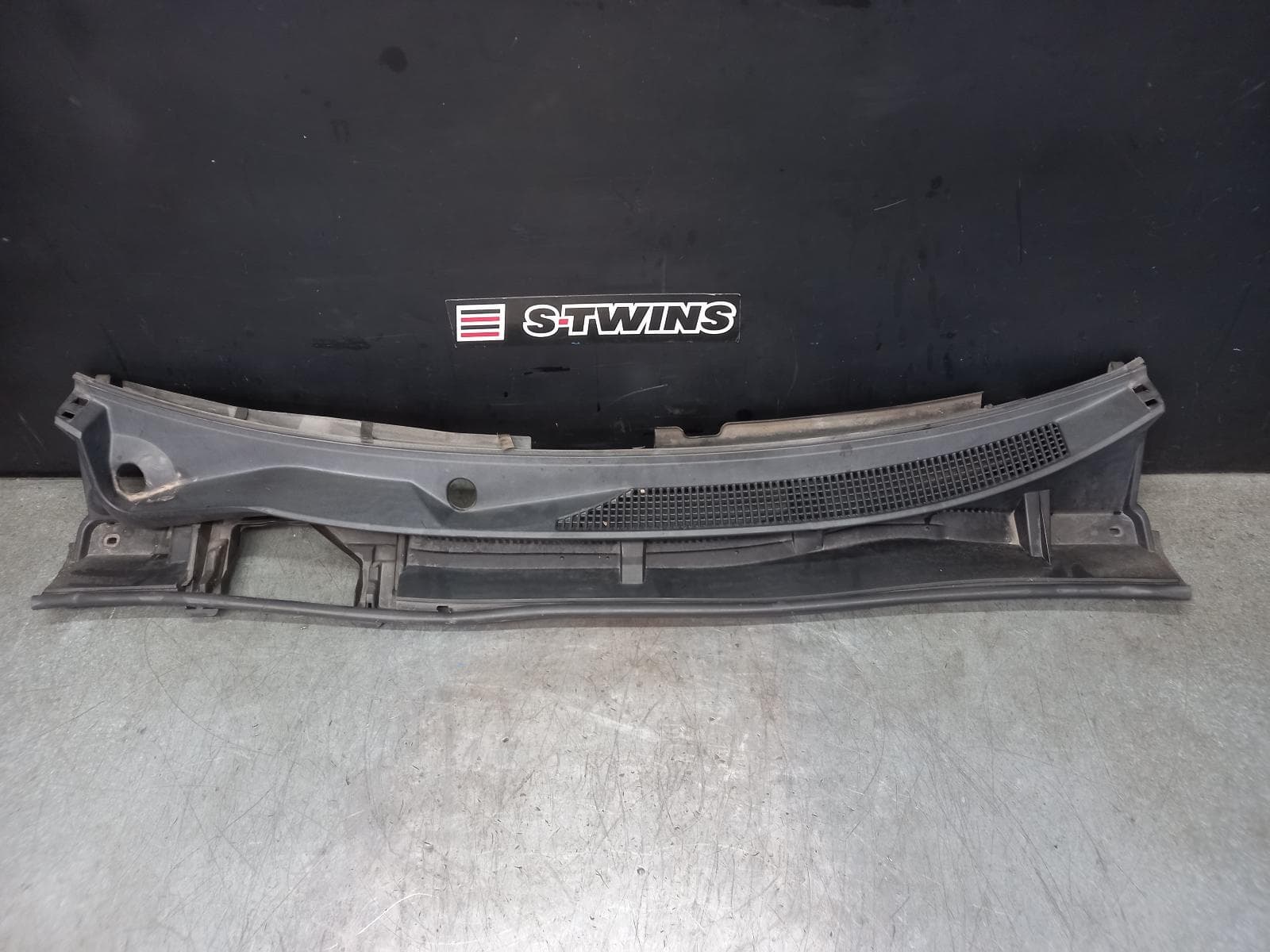 Used auto part listing image: 2014 TOYOTA RAV4 PLENUM CHAMBER XA40, 12/12-12/18 0000382232
