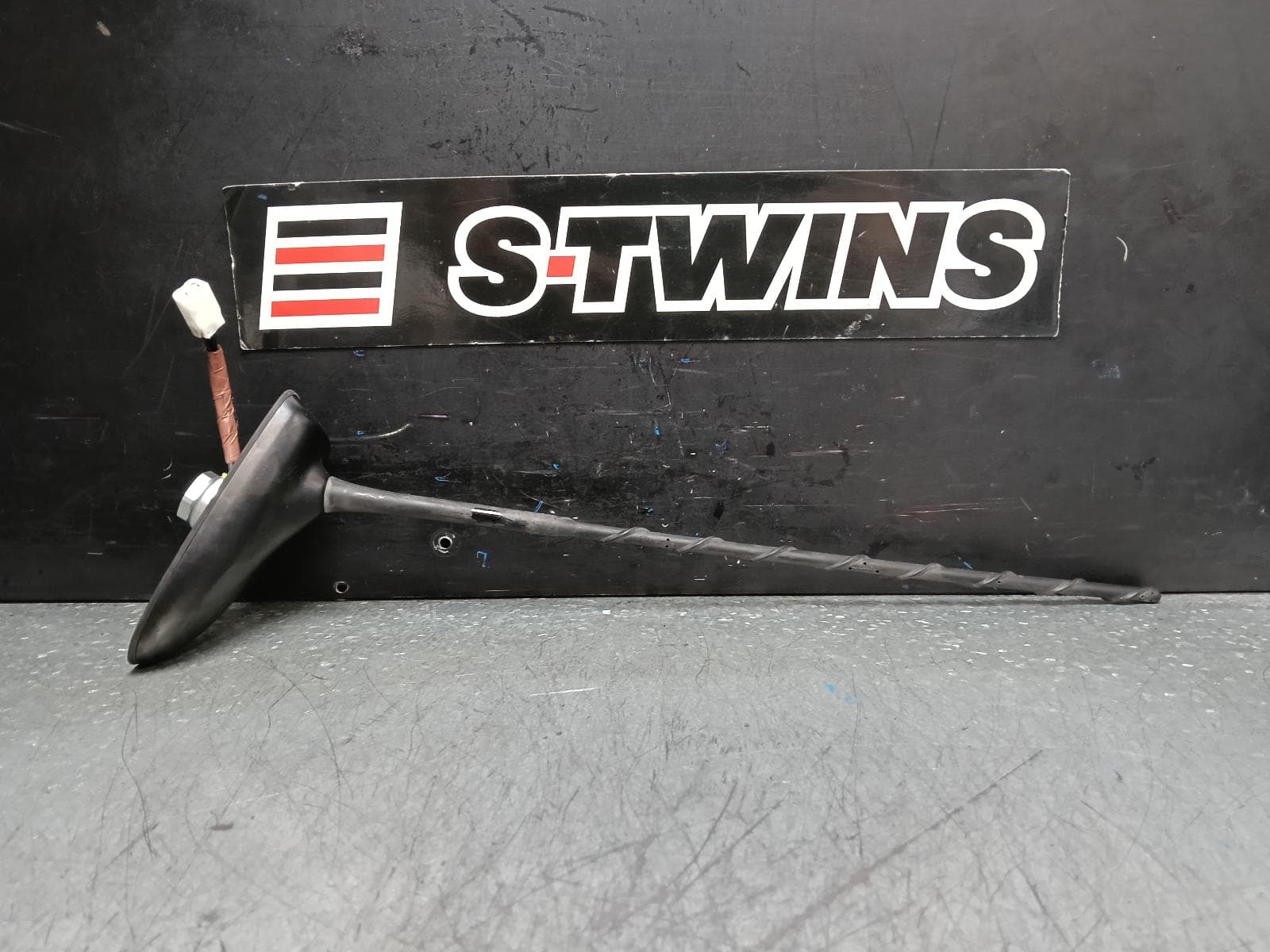 Used auto part listing image: 2014 TOYOTA RAV4 ANTENNA XA40, STANDARD RUBBER TYPE, 12/12-09/15 0000382233