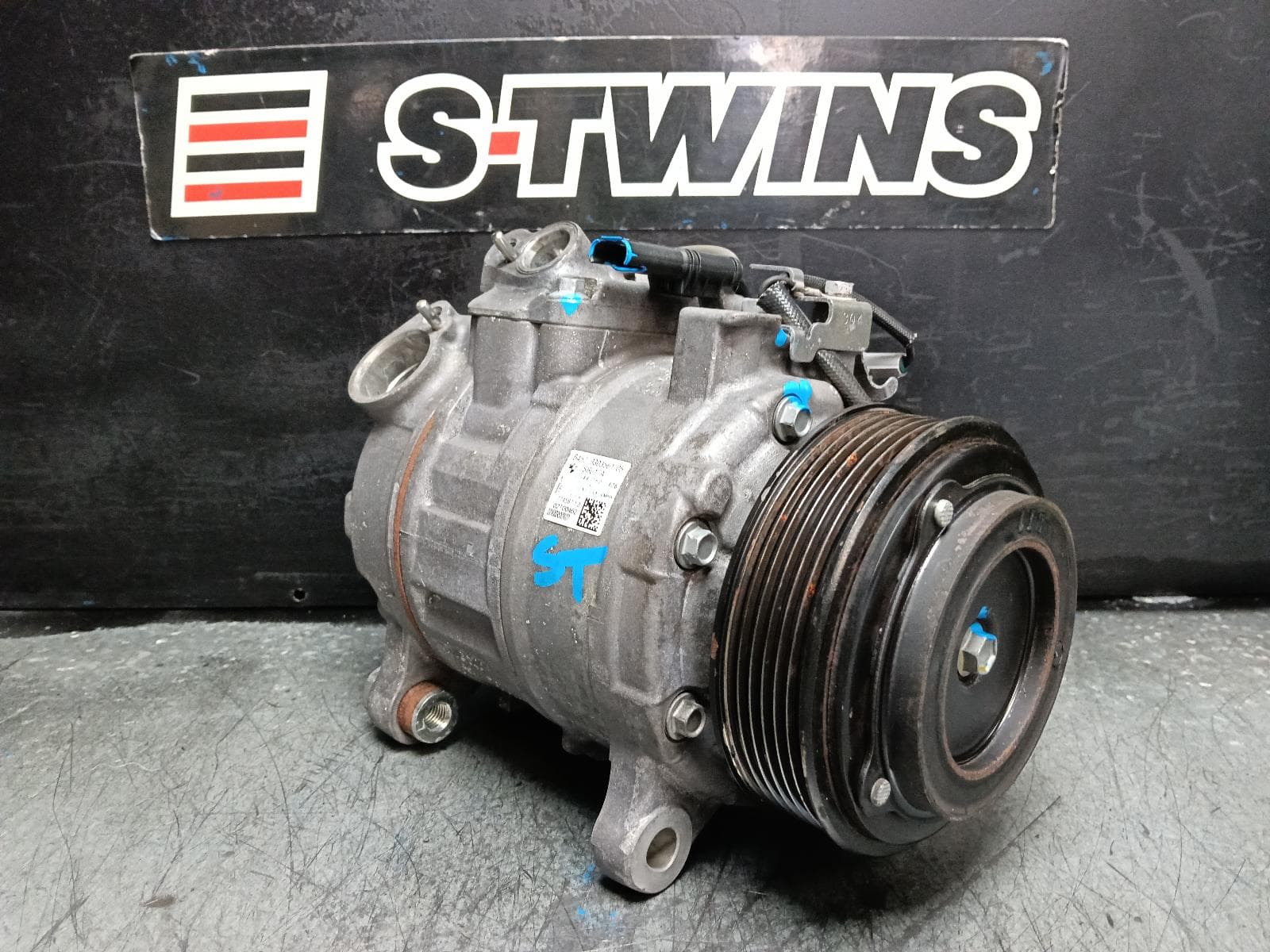Used auto part listing image: 2016 BMW X5 A C COMPRESSOR F15, 3.0, N57N/N57T/N57Z/N57X, DIESEL, 09/13-07/18 0000403897