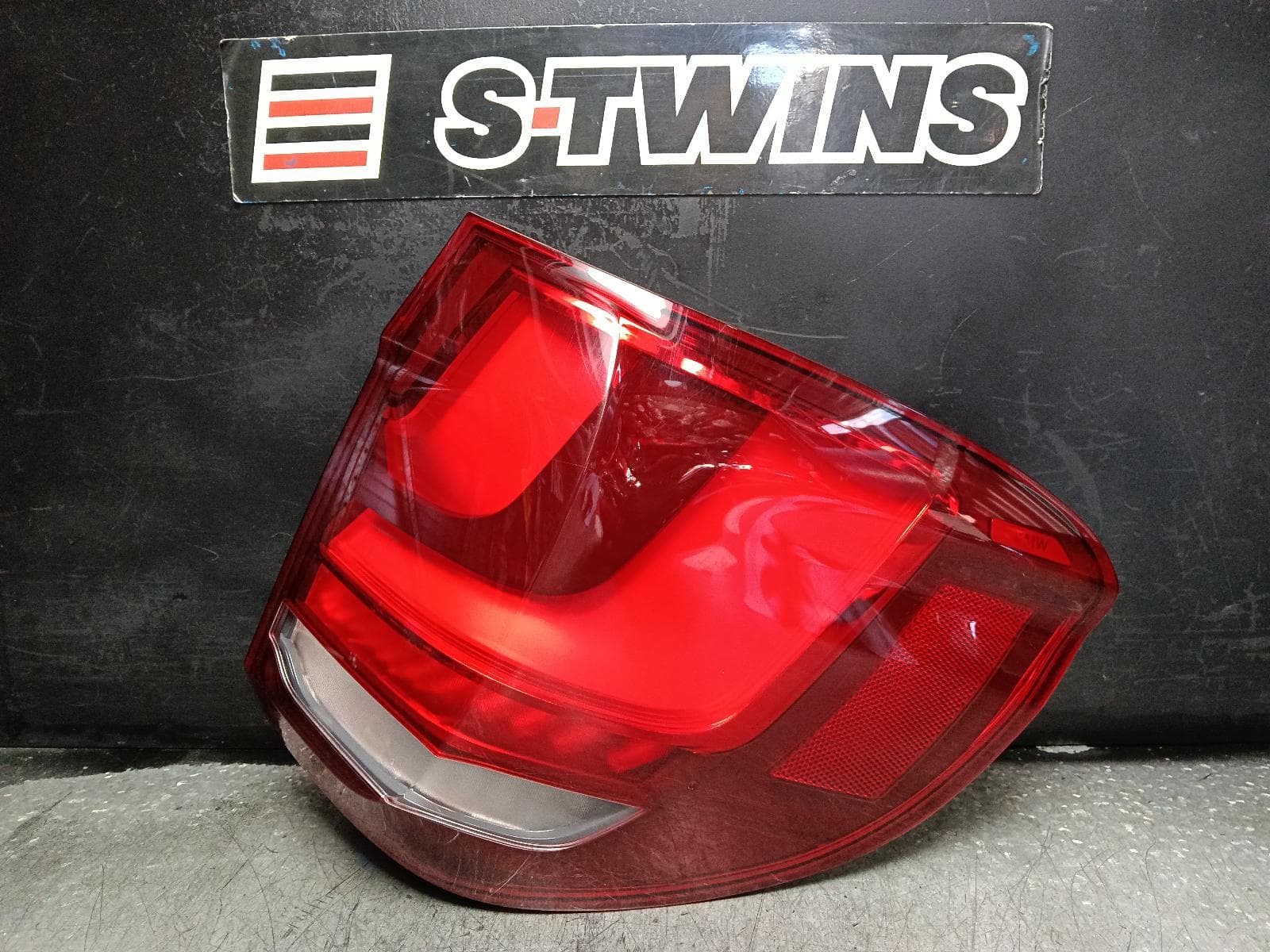 Used auto part listing image: 2016 BMW X5 RIGHT TAILLIGHT F15/F85, 09/13-07/18 0000403869