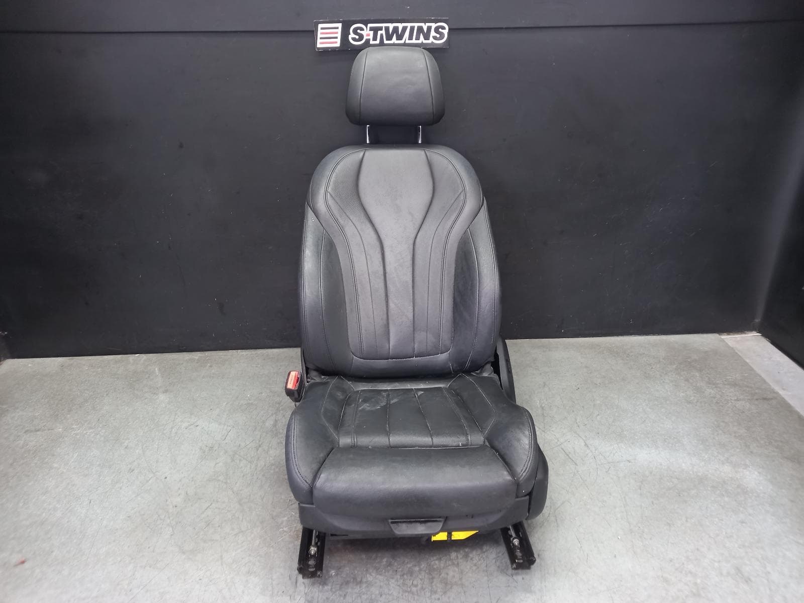 Used auto part listing image: 2016 BMW X5 FRONT SEAT LH FRONT, F15, LEATHER, BLACK, 09/13-07/18 0000403887