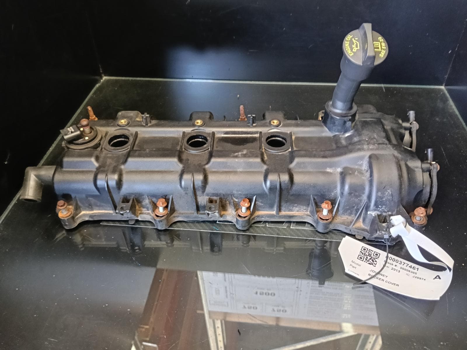 Used auto part listing image: 2013 DODGE JOURNEY ROCKER ASSY COVER PETROL, 3.6, LH SIDE, JC, 07/11-12/16 0000377461