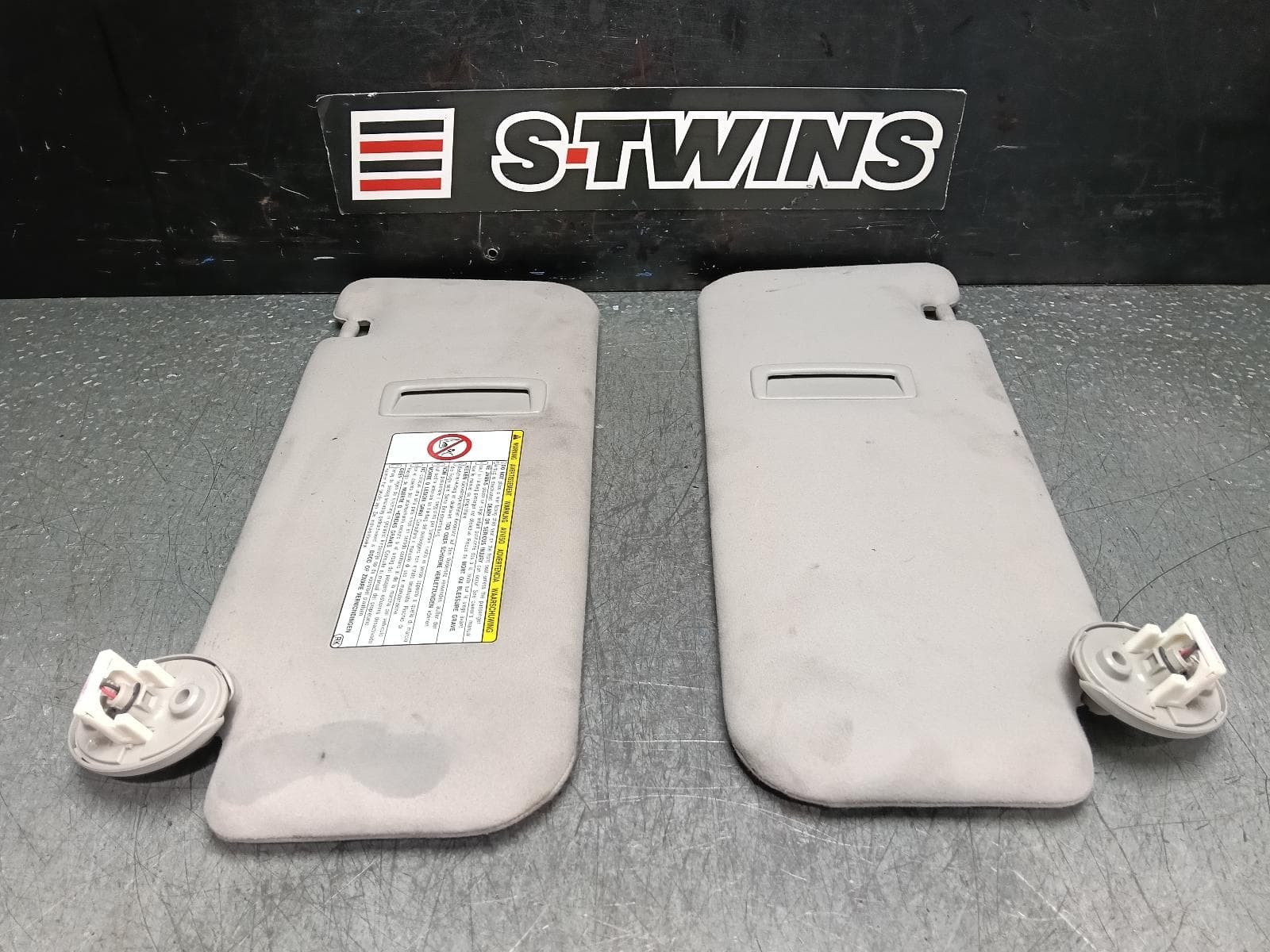 Used auto part listing image: 2011 LEXUS RX SERIES SUNVISOR AL10, PAIR, 12/08-08/15 0000388967