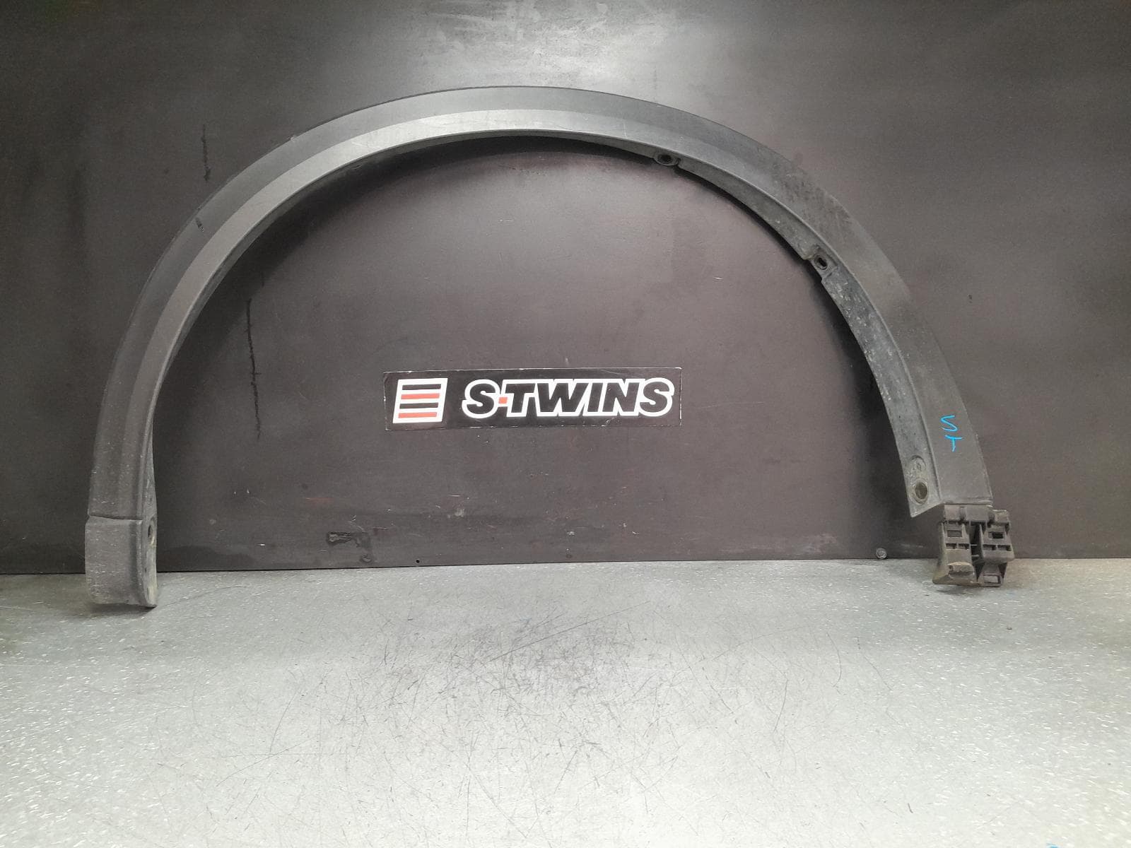 Used auto part listing image: 2020 MAZDA CX5 WHEEL ARCH FLARE LH FRONT, KF, 02/17-08/21 0000377615
