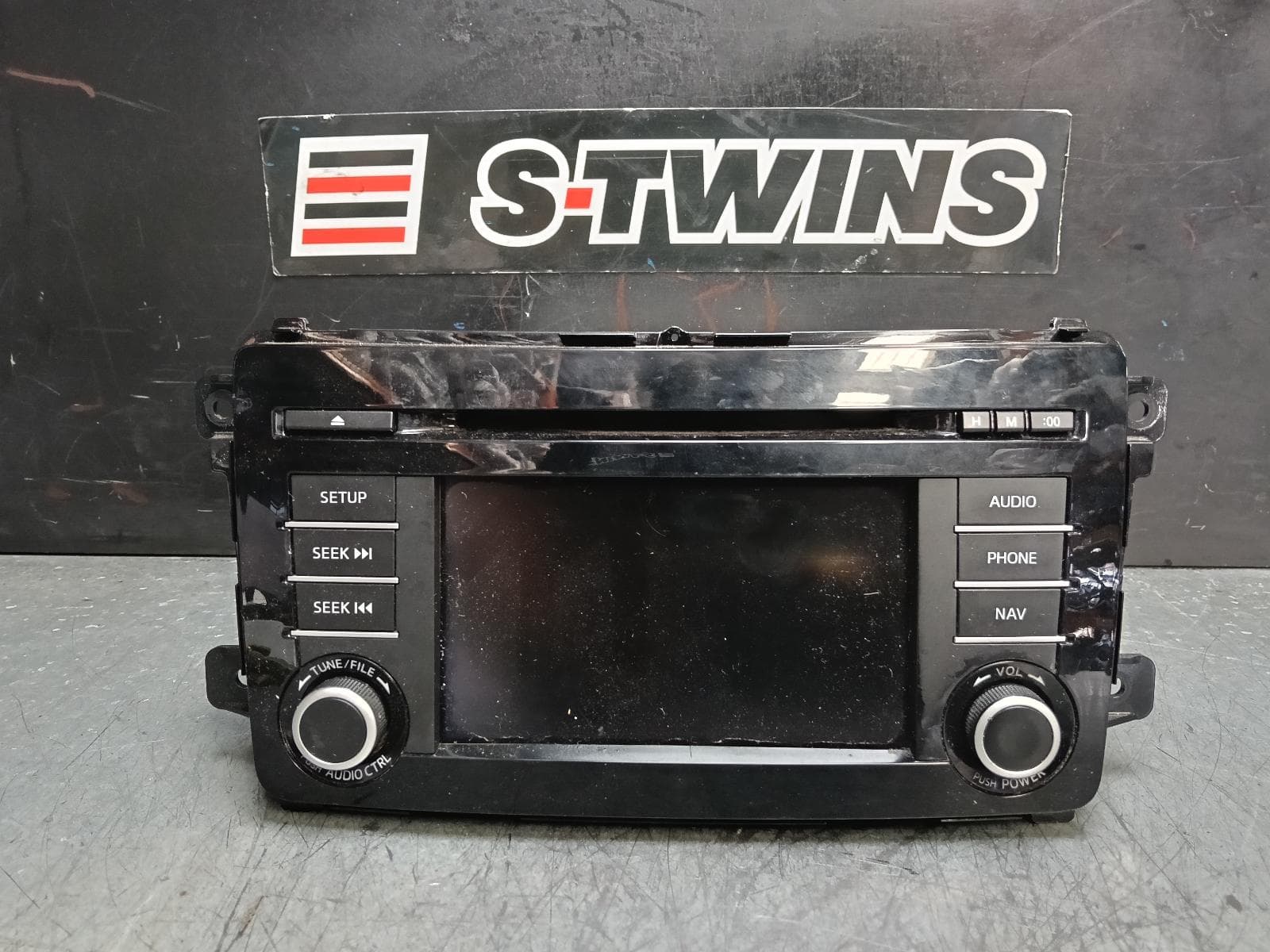 Used auto part listing image: 2011 MAZDA CX9 RADIO/CD PLAYER, NON TOUCHSCREEN, TB, 06/09-10/12 0000385752