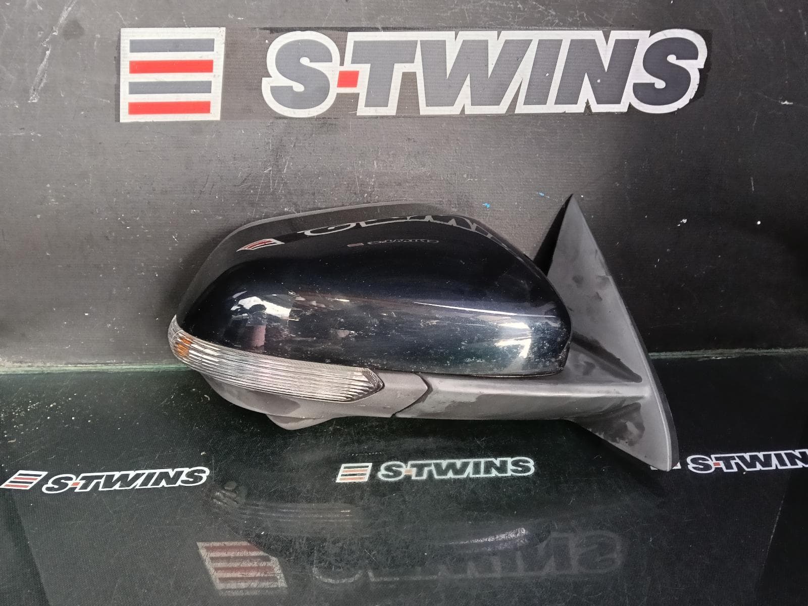 Used auto part listing image: 2021 MG ZS RIGHT DOOR MIRROR W/ POWER, HEATED, CAMERA, BLIND SPOT TYPE, HIGH GLOSS BLACK, AZS1, 09/17- 0000378031