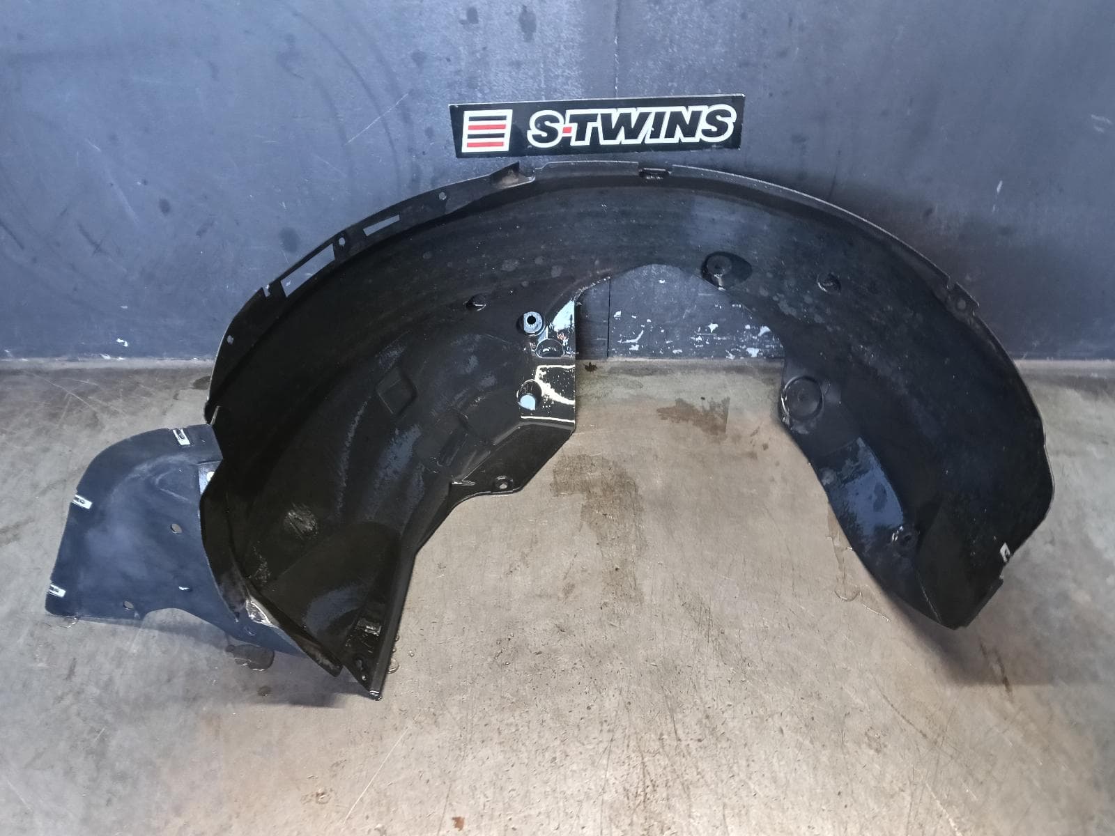 Used auto part listing image: 2019 MG ZS LEFT GUARD LINER AZS1, FRONT, 09/17- 0000377879