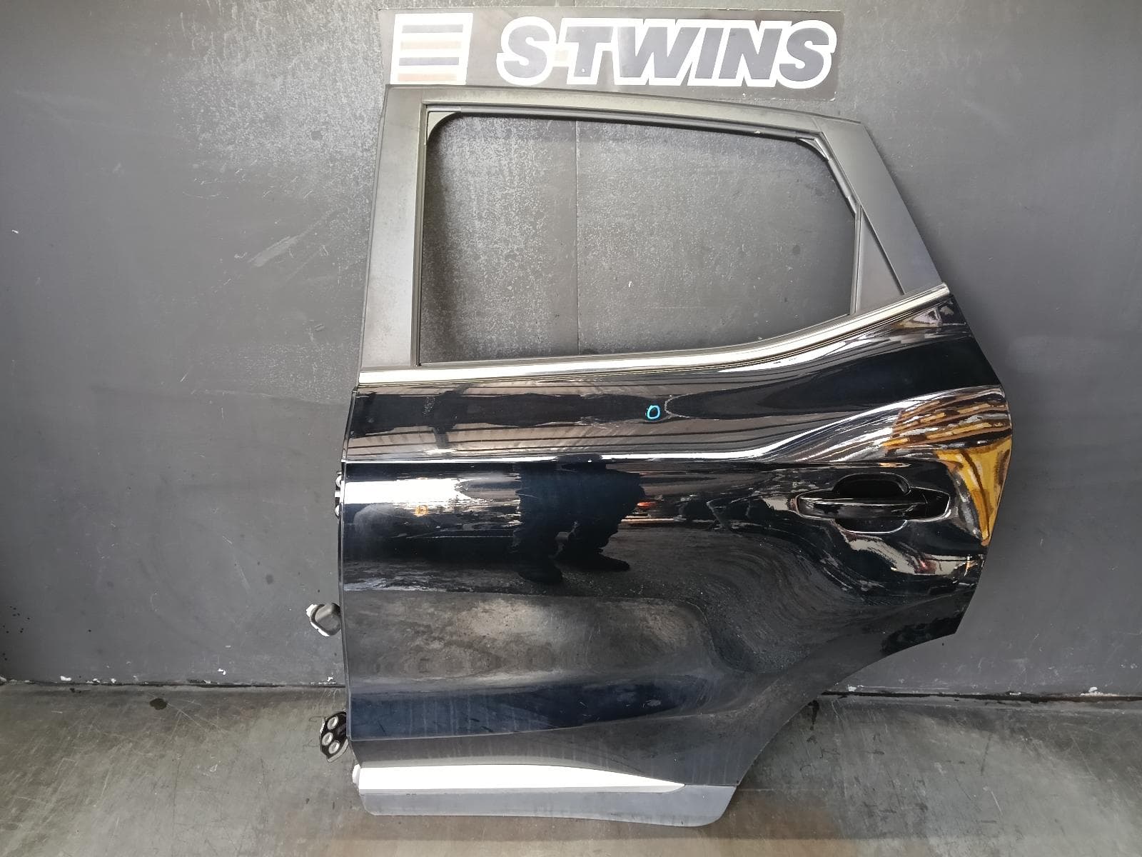 Used auto part listing image: 2019 MG ZS LEFT REAR DOOR SLIDING AZS1, 09/17-06/25 0000377734