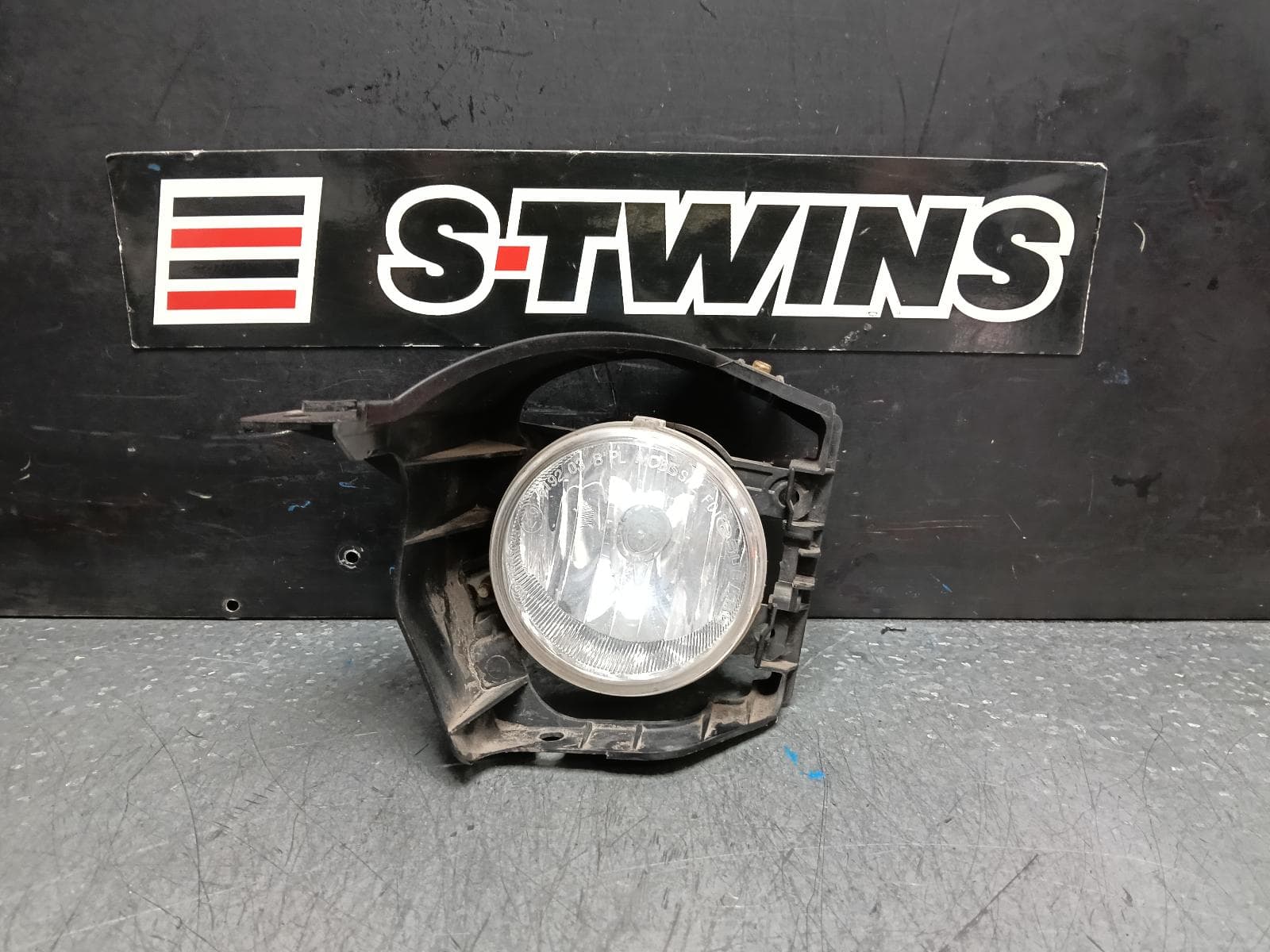Used auto part listing image: 2014 SUBARU XV BUMPER FOGLAMP, G4X, SINGLE BULB TYPE, 08/11-04/17 0000382038