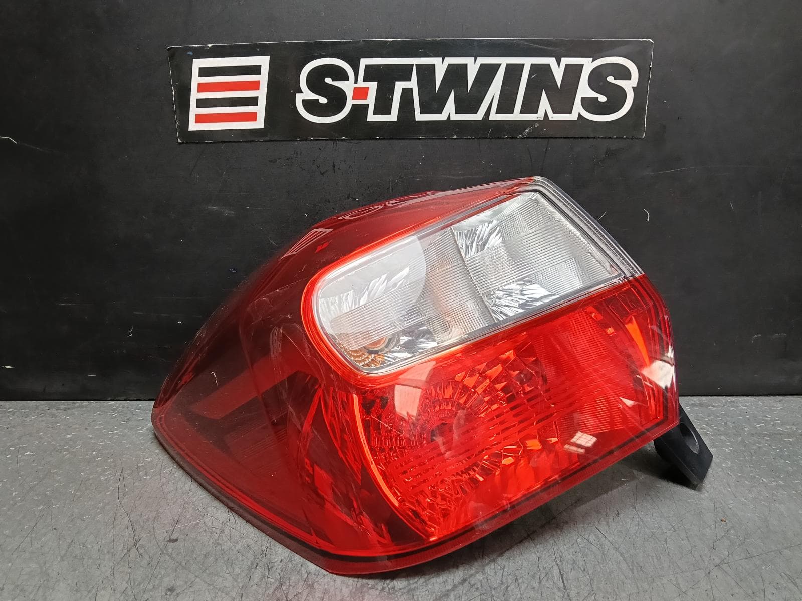 Used auto part listing image: 2014 SUBARU XV LEFT TAILLIGHT G4X, IN BODY, RED LENS TYPE, 08/11-10/15 0000382040