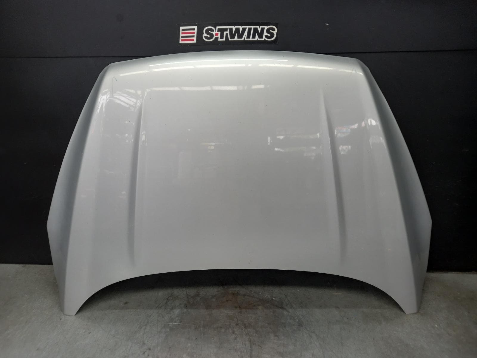 Used auto part listing image: 2017 FORD ESCAPE BONNET ZG, 09/16-05/20 0000387891