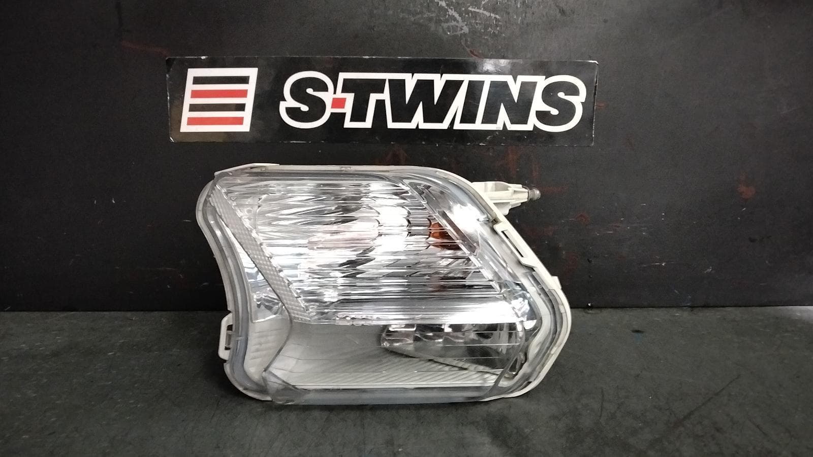 Used auto part listing image: 2017 FORD ESCAPE BUMPER FOGLAMP, ZG, 09/16-05/20 0000388285