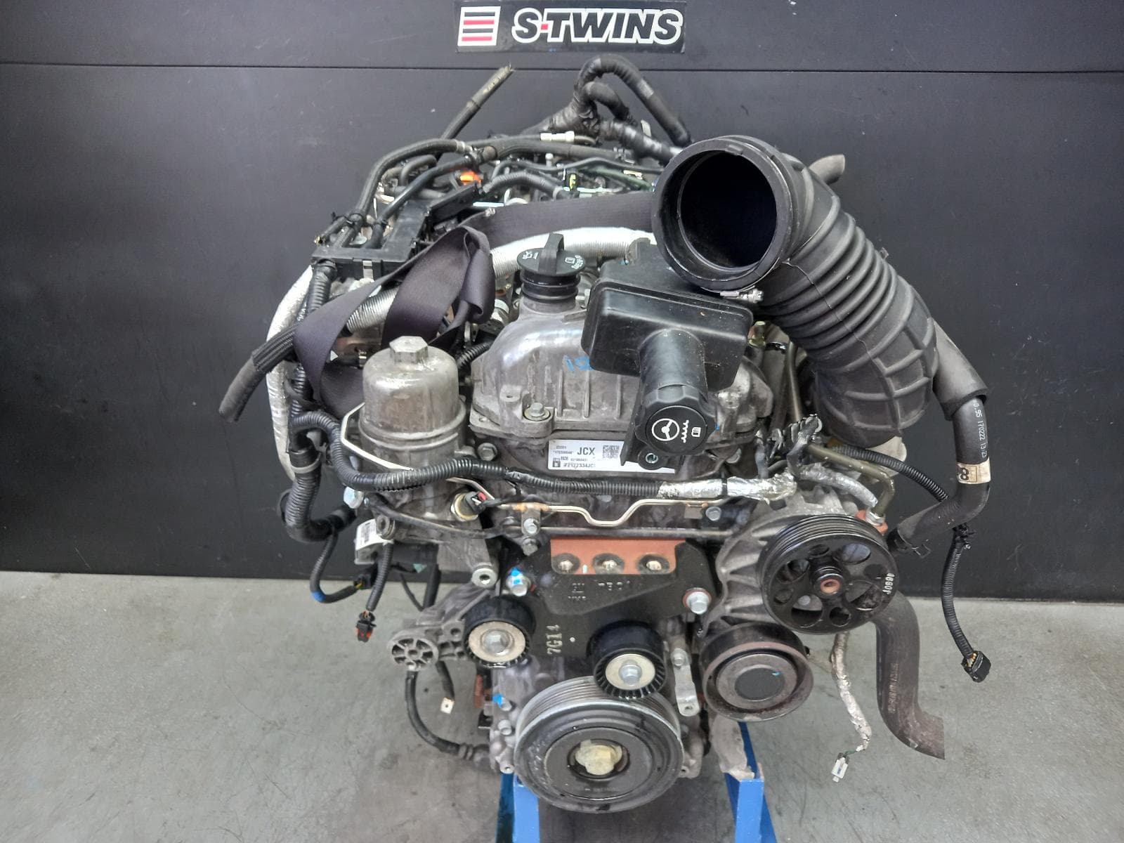 Used auto part listing image: 2017 HOLDEN CAPTIVA ENGINE DIESEL, 2.2, Z22D1, TURBO, TWIN ELECTRICAL PLUG TYPE (ON SUMP), CG, 01/11-06/18 0000385766