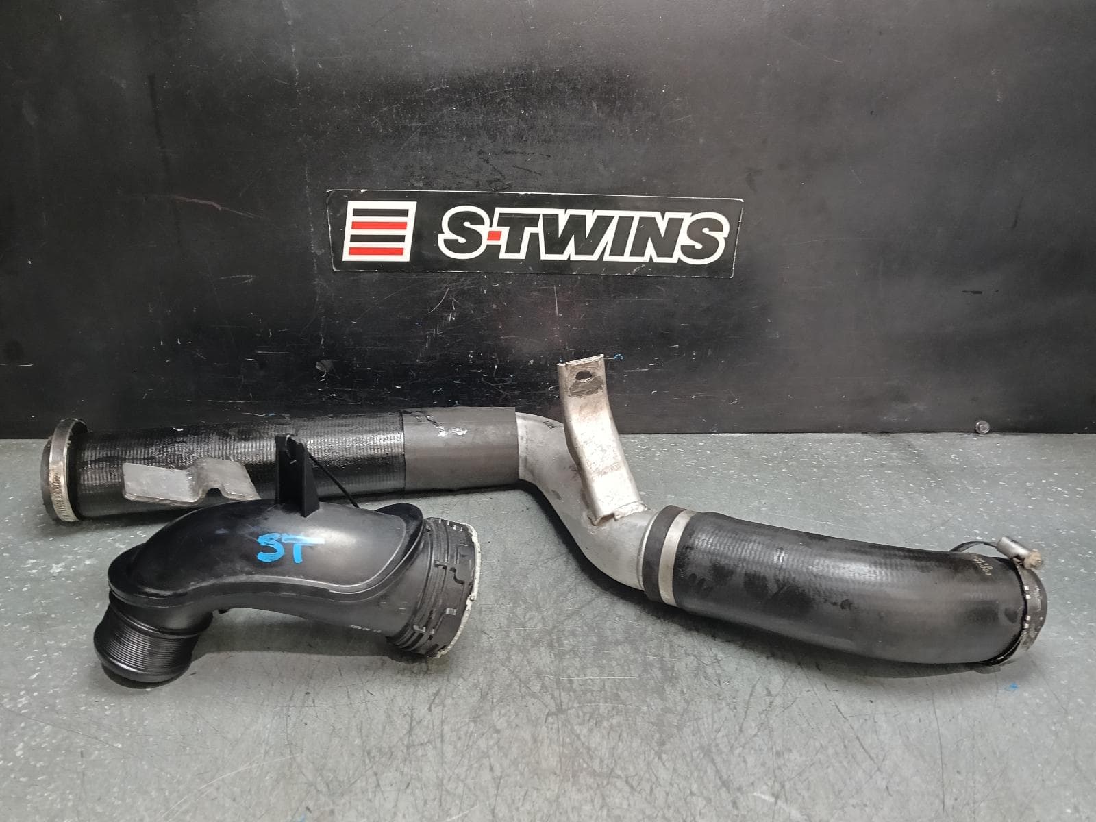 Used auto part listing image: 2017 HOLDEN CAPTIVA INTERCOOLER INTERCOOLER HOSE (LH SIDE), DIESEL, 2.2, CG SERIES 2, 01/11-06/18 0000387092