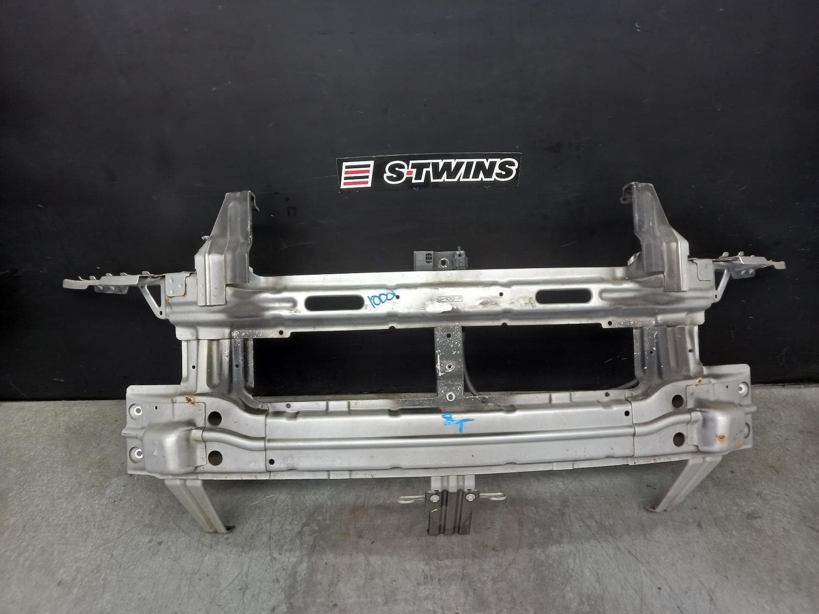 Used auto part listing image: 2017 HOLDEN CAPTIVA F BAR REINFORC BRACK MAIN REINFORCEMENT, CG, 10/15-06/18 0000387093