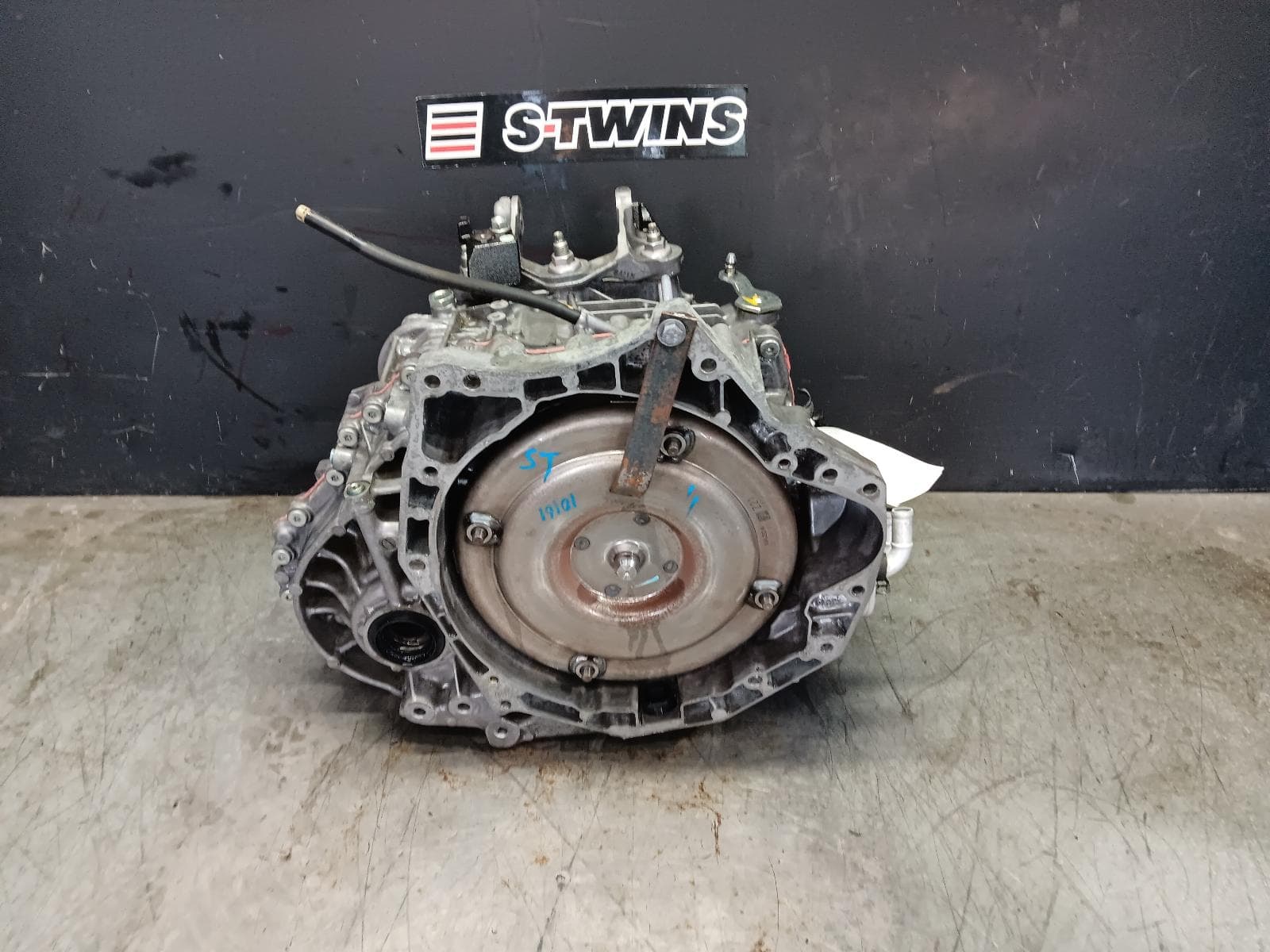 Used auto part listing image: 2018 MAZDA CX5 TRANS GEARBOX AUTO, FWD, PETROL, 2.0, PE-VPS CODE, KF, 02/17- 0000411575
