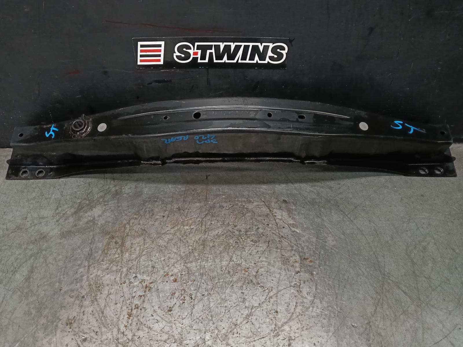 Used auto part listing image: 2013 MAZDA CX9 R BAR BRACKET REINFO MAIN REINFORCEMENT, TB, 12/07-12/15 0000404178