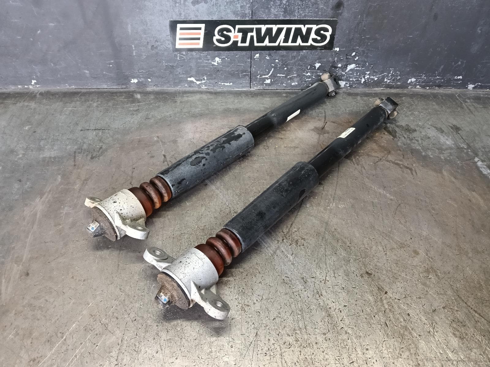 Used auto part listing image: 2019 KIA CERATO SHOCK ABSORBER REAR (PAIR), NON GT, BD, 04/18-09/24 0000380376