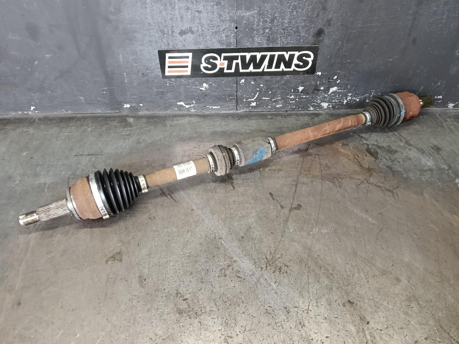 Used auto part listing image: 2019 KIA CERATO RIGHT DRIVESHAFT AUTO T/M, 2.0, BD, 04/18-09/24 0000380326