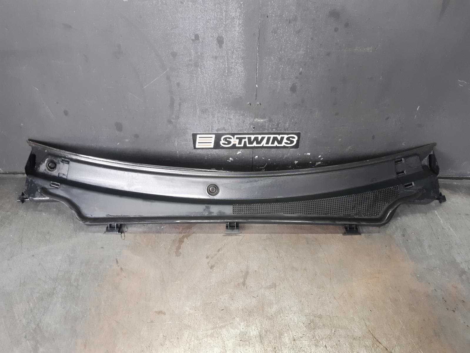 Used auto part listing image: 2017 JEEP GRANDCHEROKEE PLENUM CHAMBER WK, 10/10-02/22 0000376824