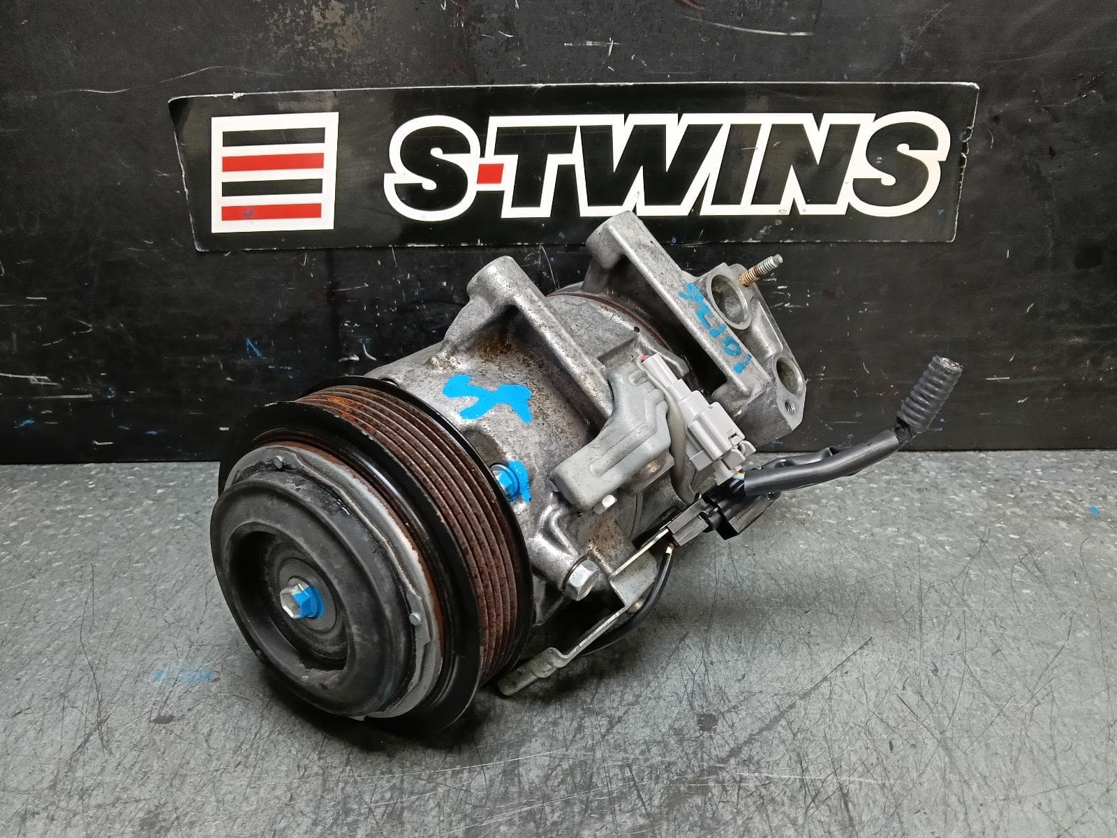Used auto part listing image: 2016 NISSAN XTRAIL A C COMPRESSOR T32, 2.5, PETROL, 02/14-07/22 0000401281