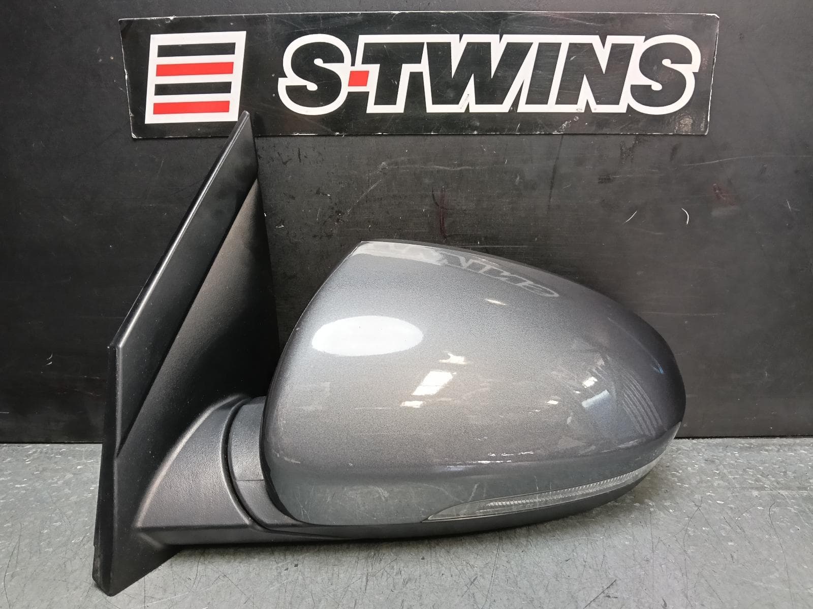 Used auto part listing image: 2020 HYUNDAI TUCSON LEFT DOOR MIRROR TL, POWER FOLD, NON BLIND SPOT, NON LANE ASSIST, W/ INDICATOR TYPE, 06/18-01/21 0000380741
