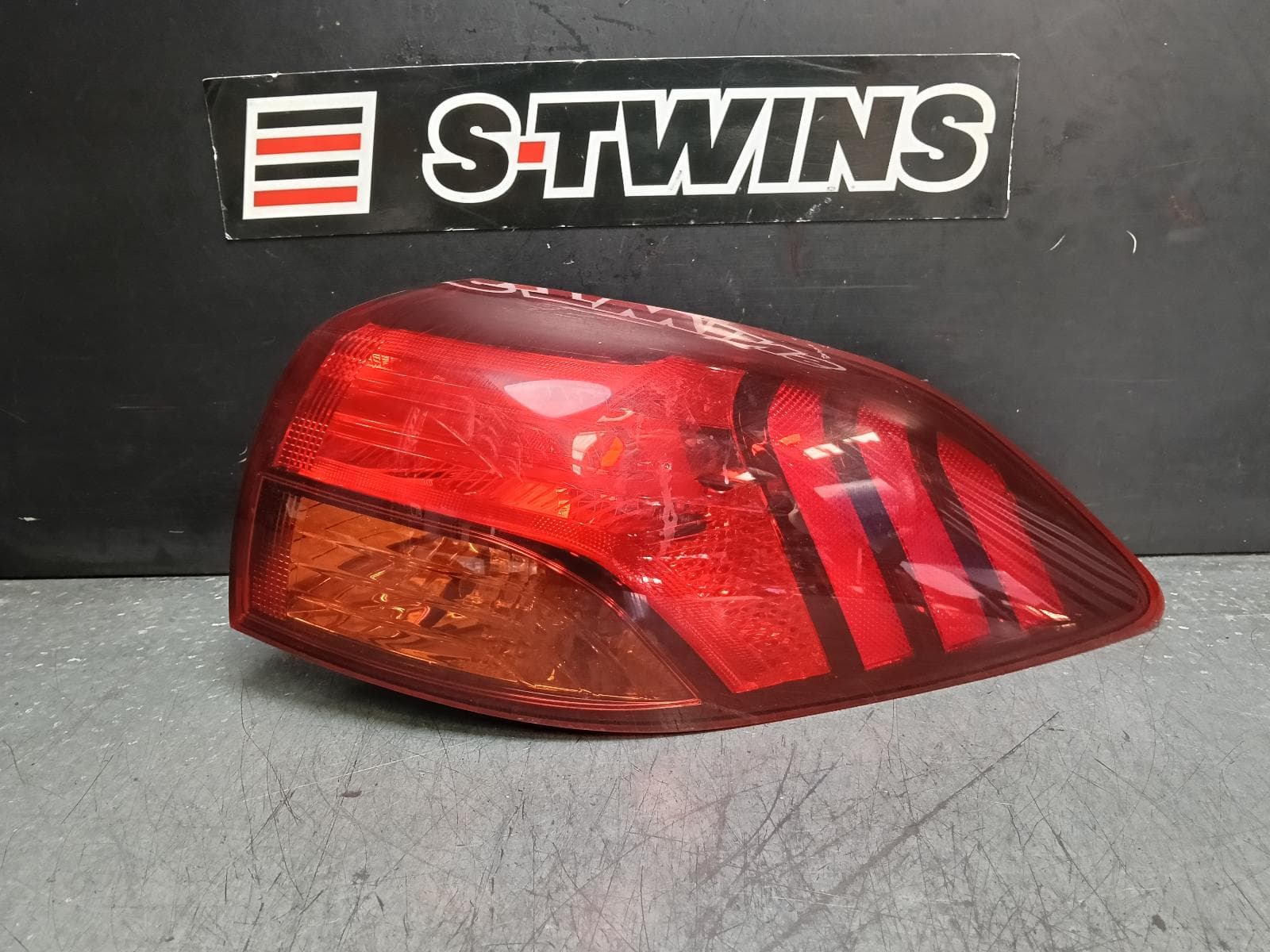 Used auto part listing image: 2020 HYUNDAI TUCSON RIGHT TAILLIGHT IN BODY, TL, ACTIVE X/GO/ELITE, NON LED TYPE, 06/18-01/21 0000380742