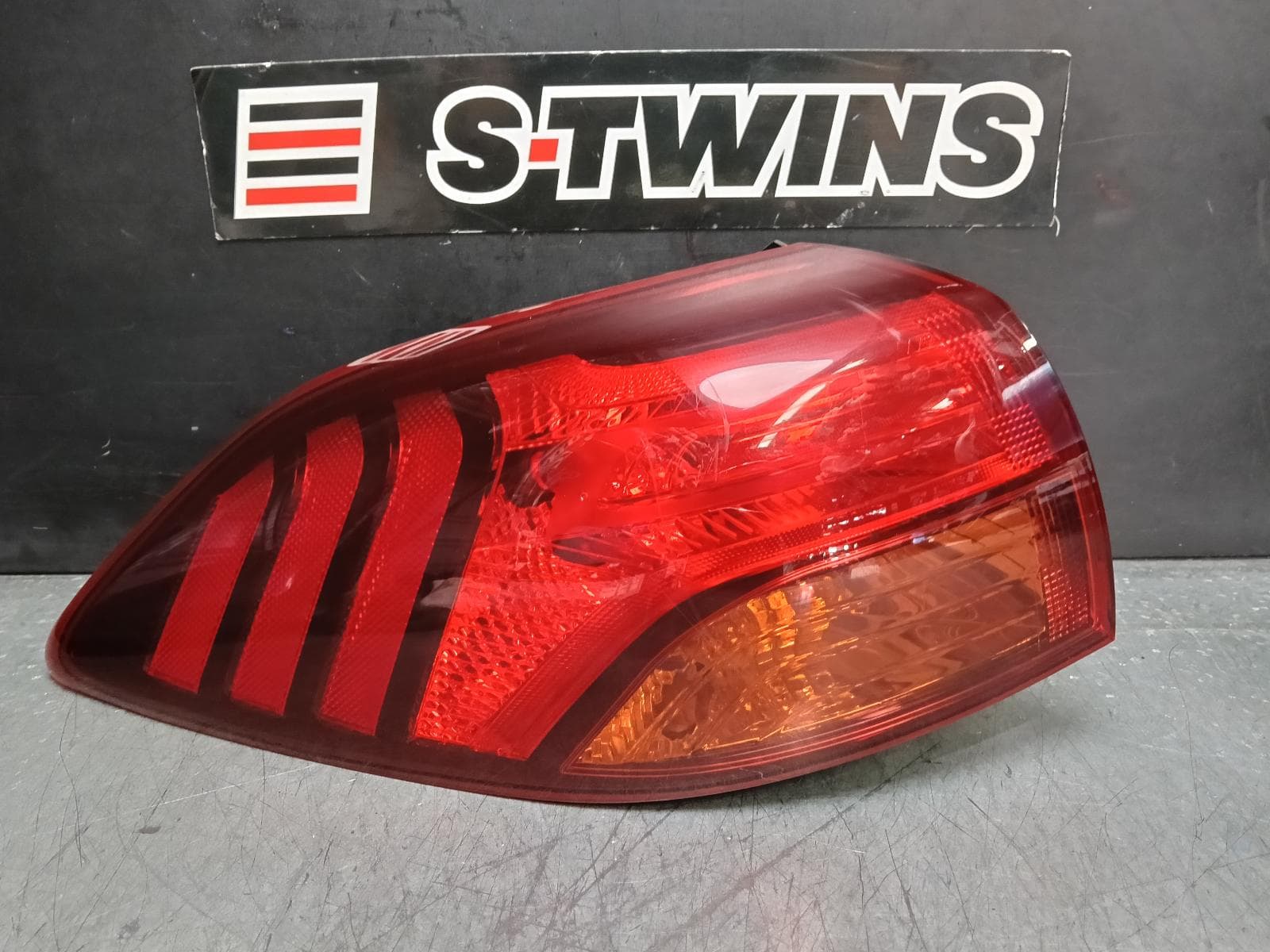 Used auto part listing image: 2020 HYUNDAI TUCSON LEFT TAILLIGHT IN BODY, TL, ACTIVE X/GO/ELITE, NON LED TYPE, 06/18-01/21 0000380743