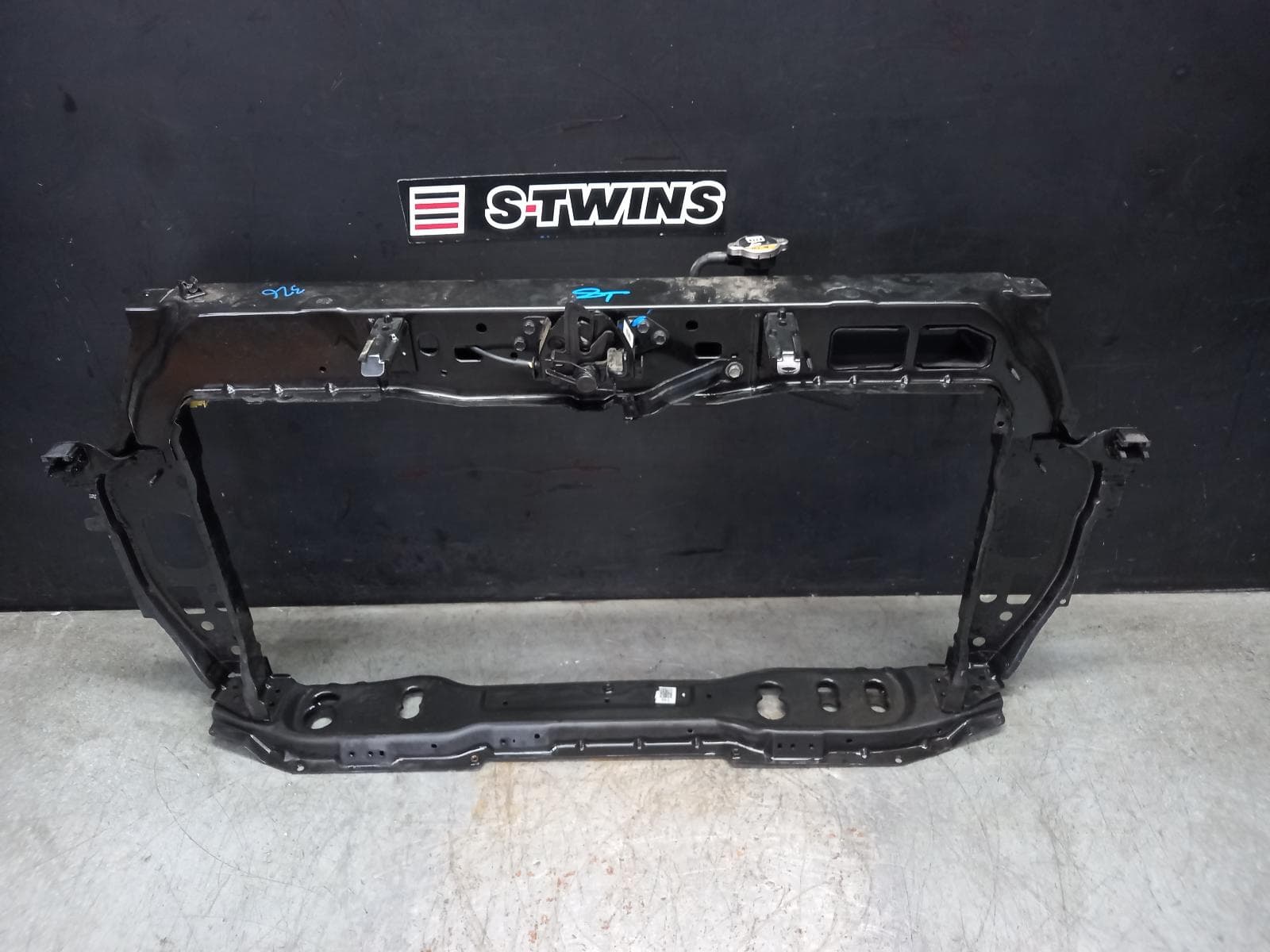 Used auto part listing image: 2022 KIA STONIC RADIATOR SUPPORT YB, 08/20- 0000403674