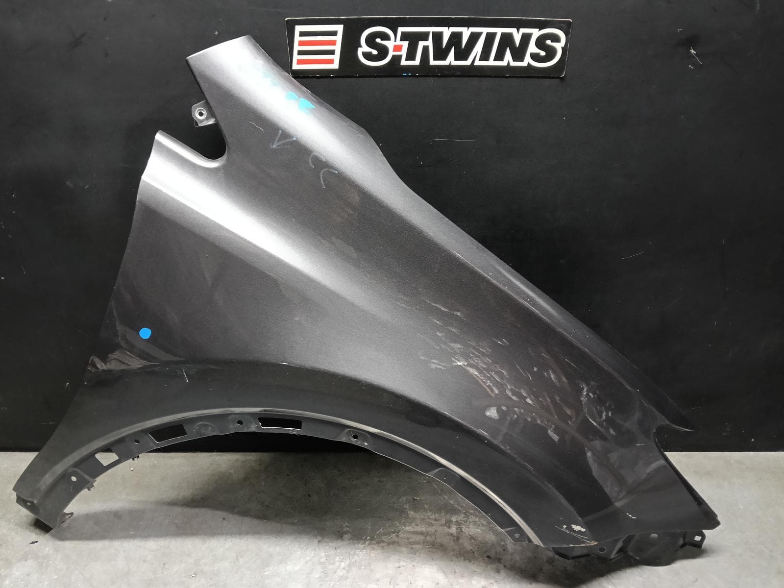 Used auto part listing image: 2015 TOYOTA RAV4 RIGHT GUARD XA40, 12/12-12/18 0000395321